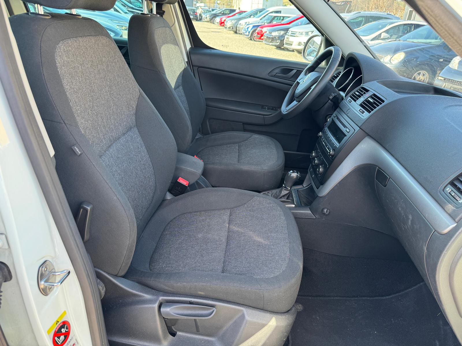 SKODA Yeti 1.8 TSI Ambition 4x4 DSG-image-10