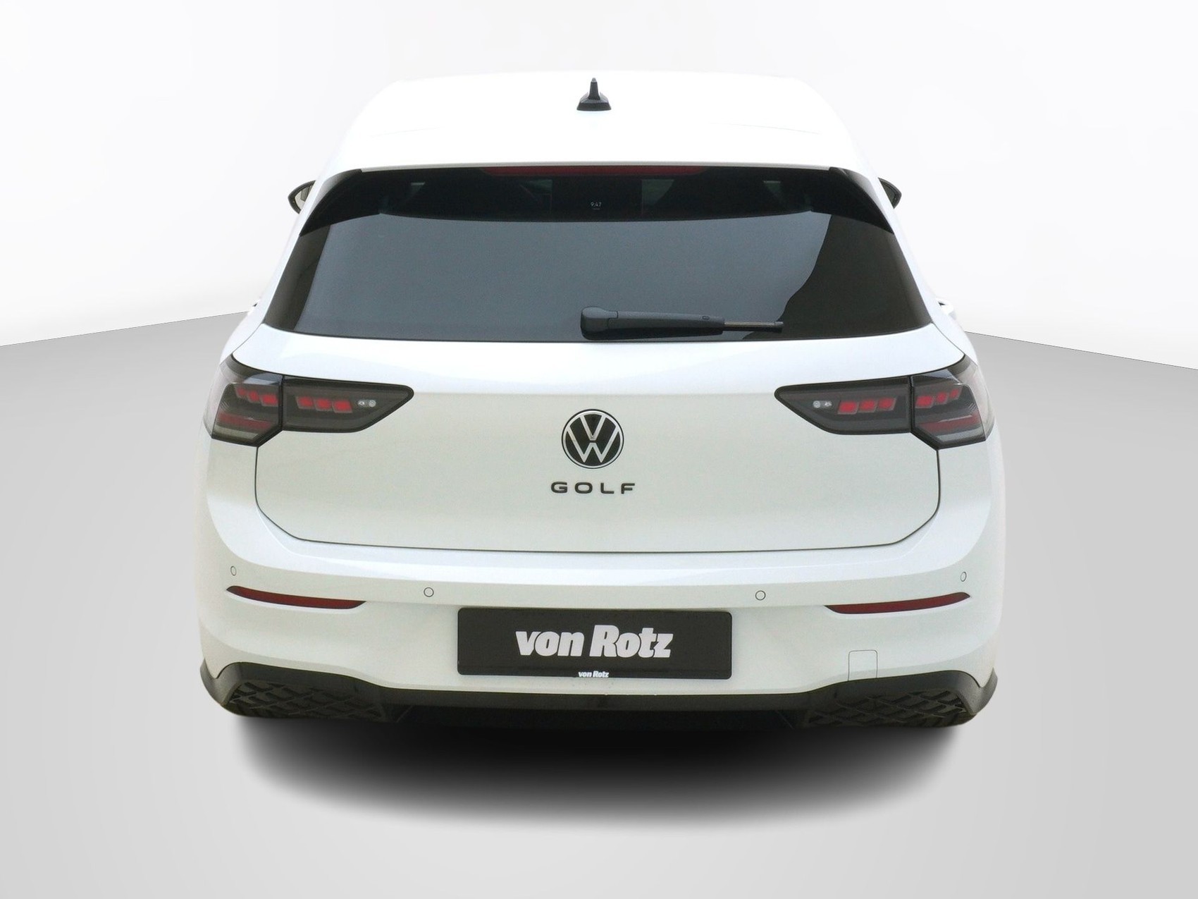 VW Golf VIII 1.5 eTSI R-Line DSG-image-2