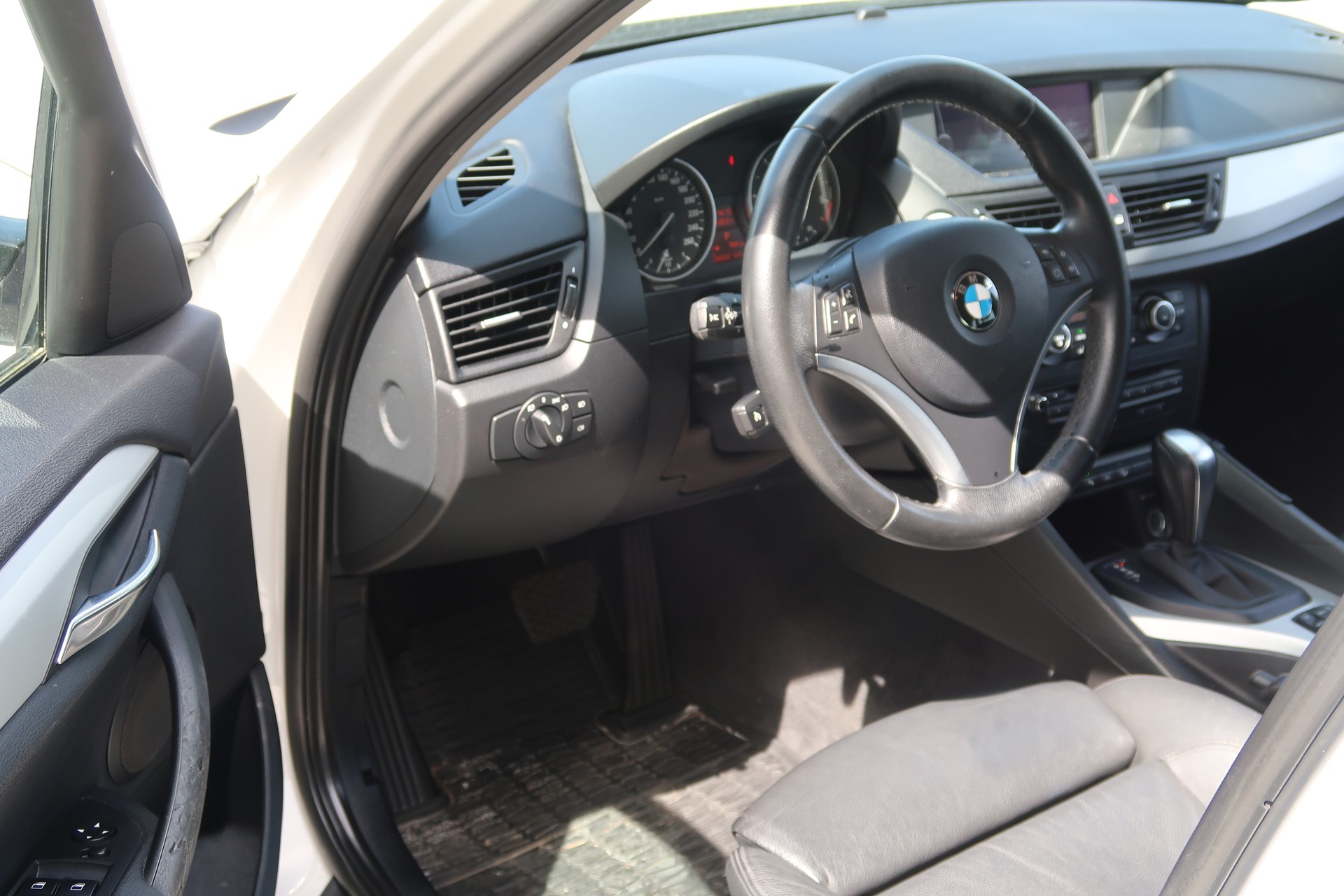 BMW X1 xDrive 20d Steptronic-image-8