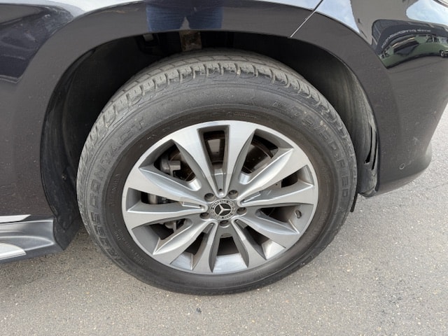 MERCEDES-BENZ GLS 500 V8-image-9
