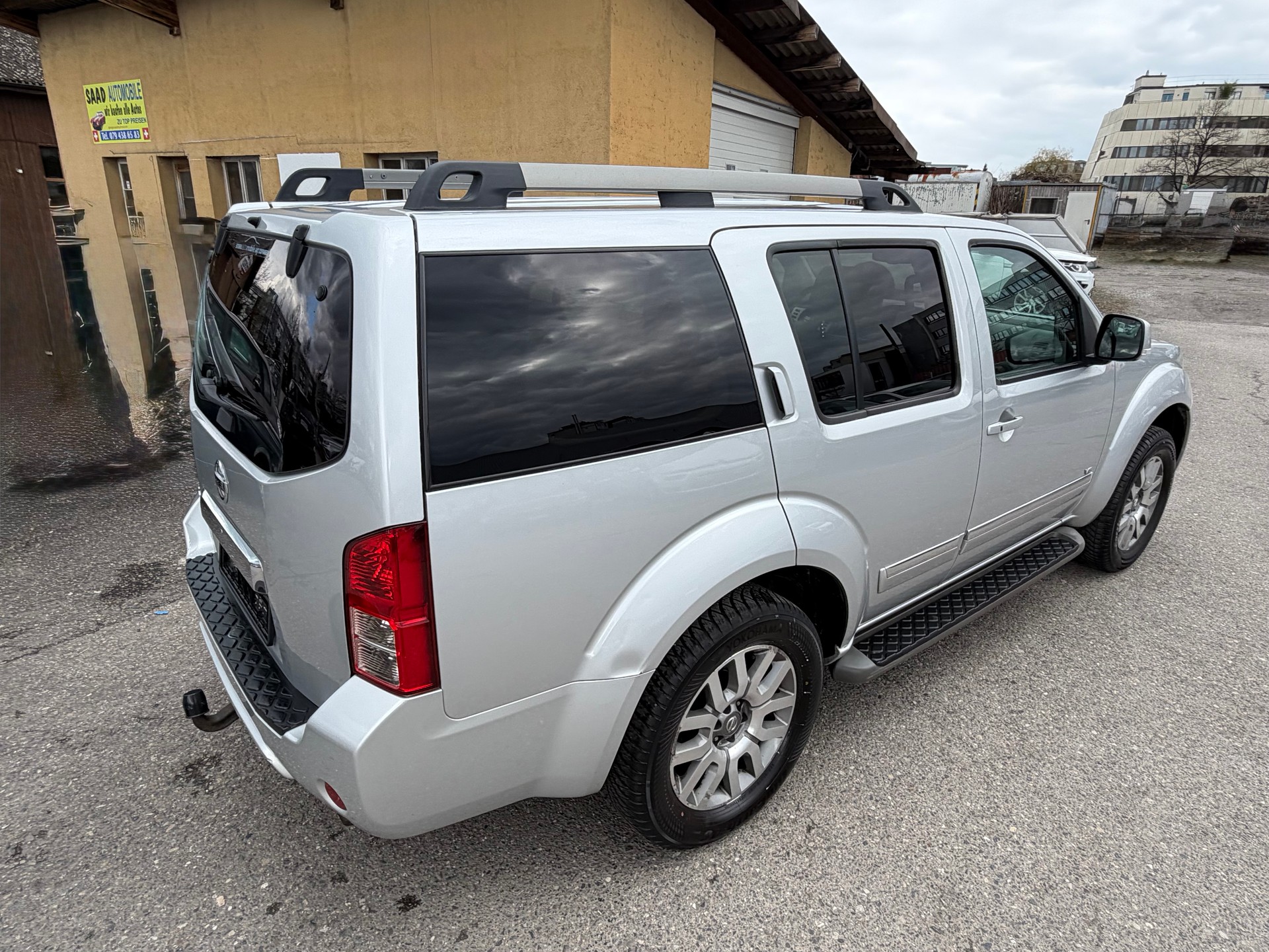 NISSAN Pathfinder 3.0 dCi LE Automatic-image-21