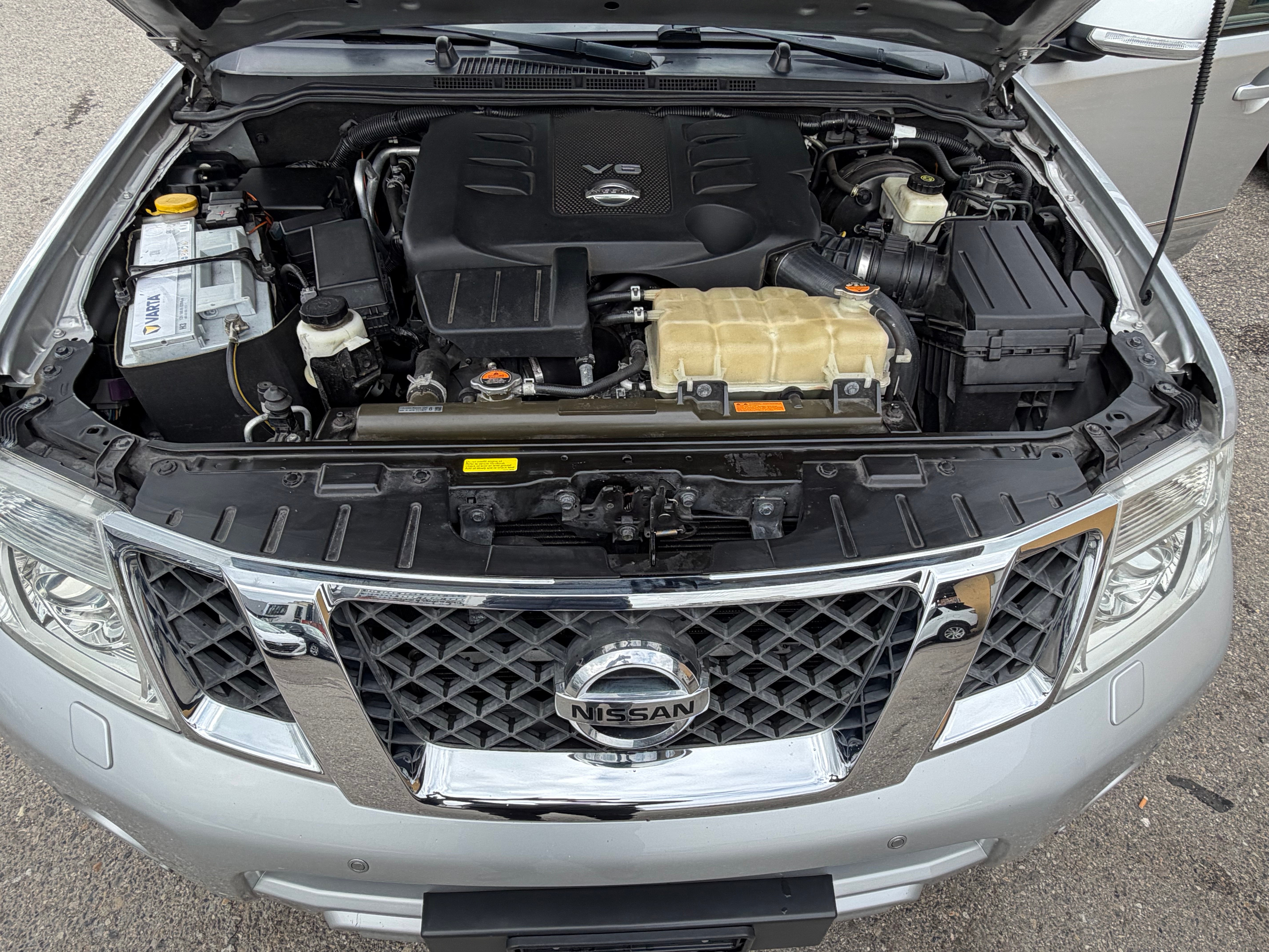 NISSAN Pathfinder 3.0 dCi LE Automatic — slika 18