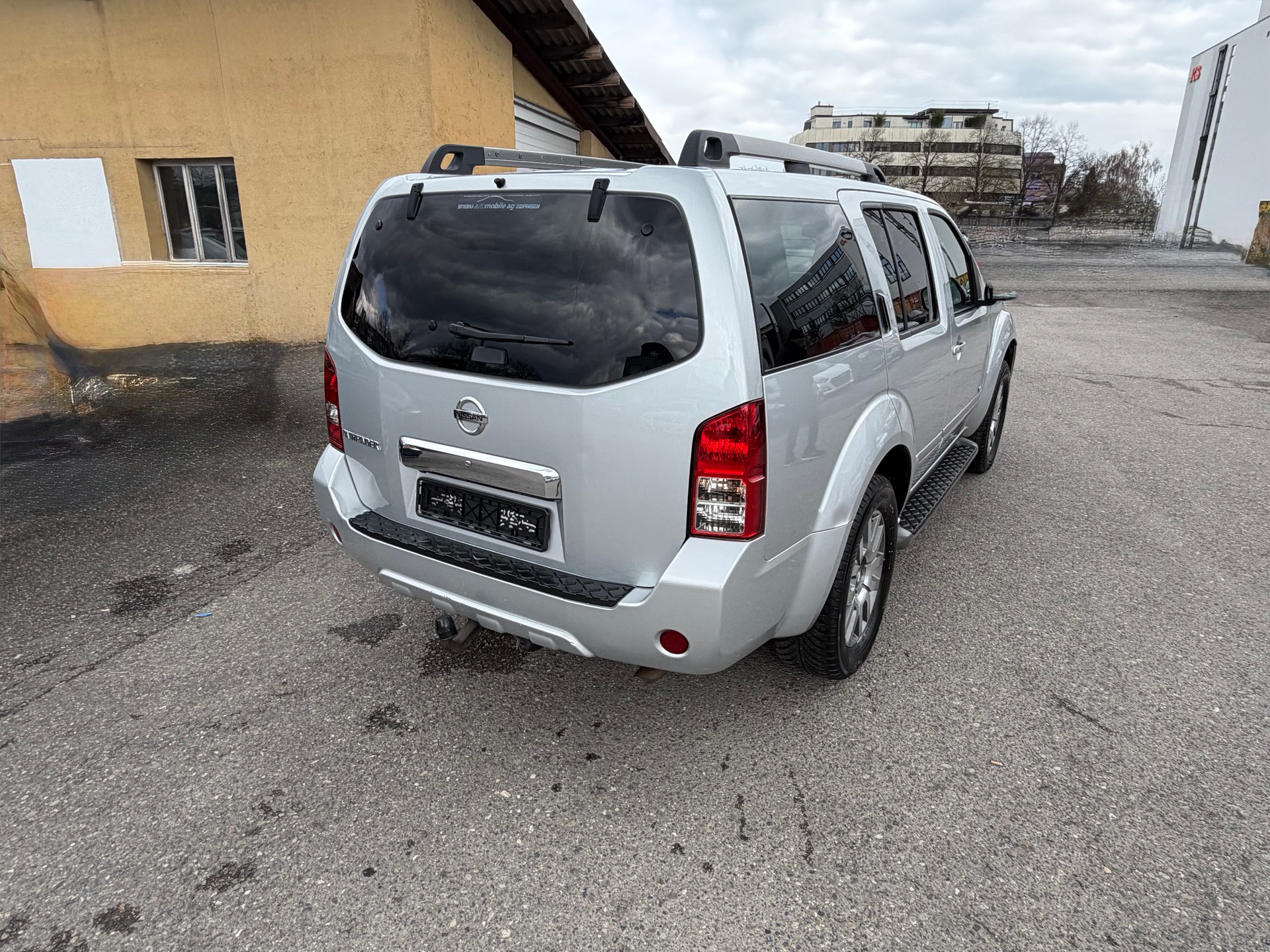 NISSAN Pathfinder 3.0 dCi LE Automatic-image-4