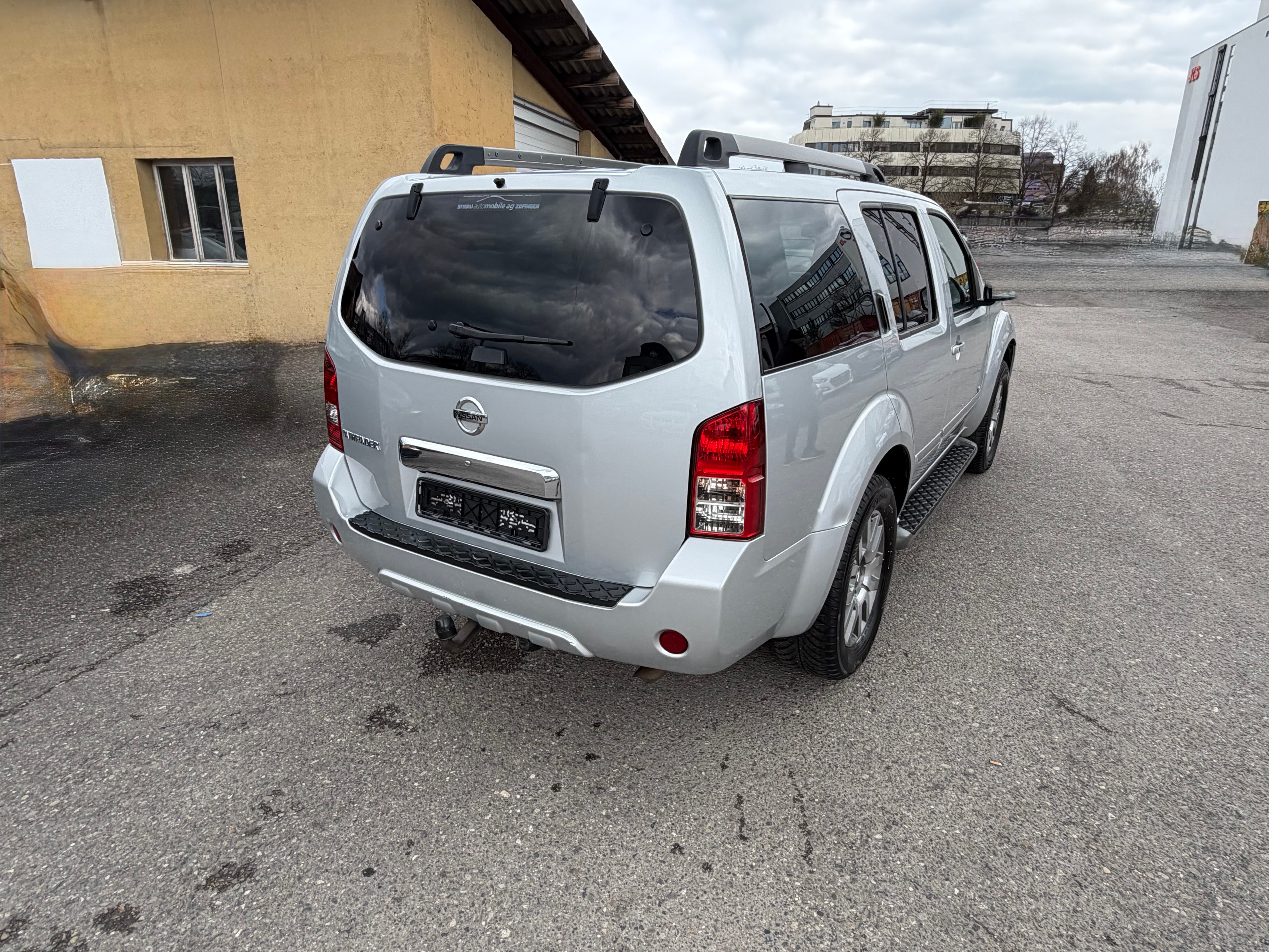 NISSAN Pathfinder 3.0 dCi LE Automatic — slika 5