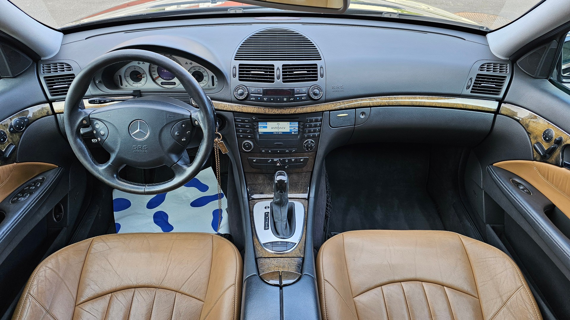 MERCEDES-BENZ E 55 AMG Avantgarde Automatic-image-8