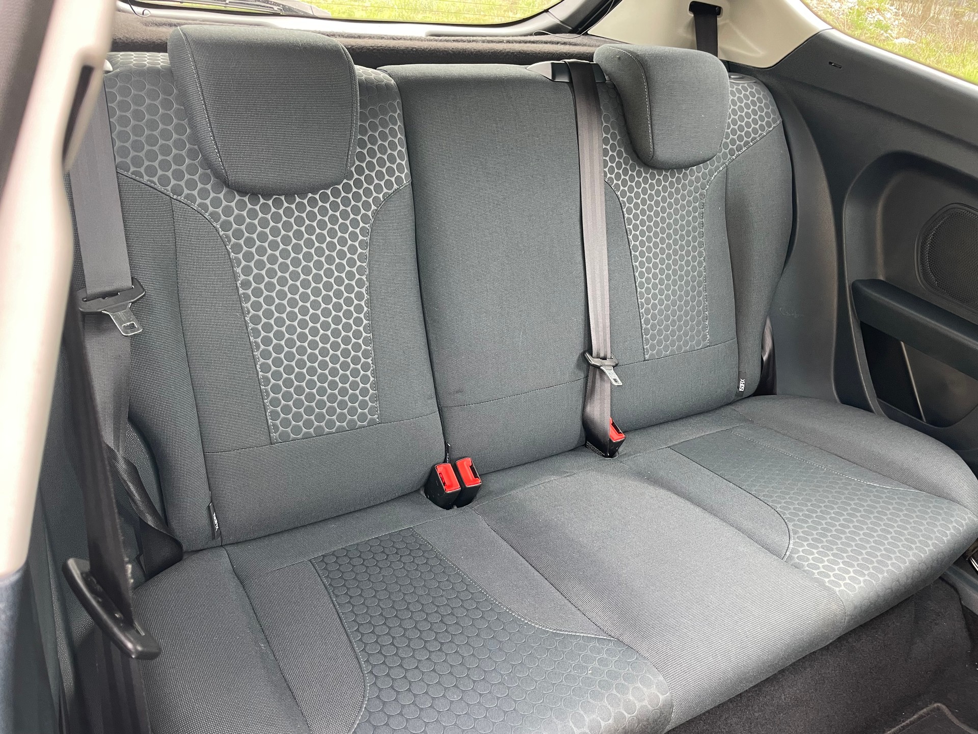 FORD Fiesta 1.6 16V Titanium-image-8