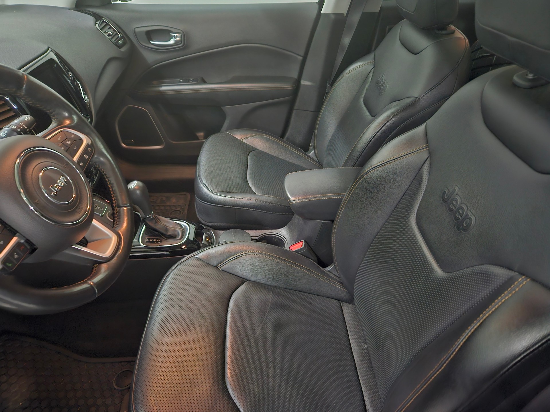JEEP Compass 1.4 Turbo Limited AWD 9ATX-image-7