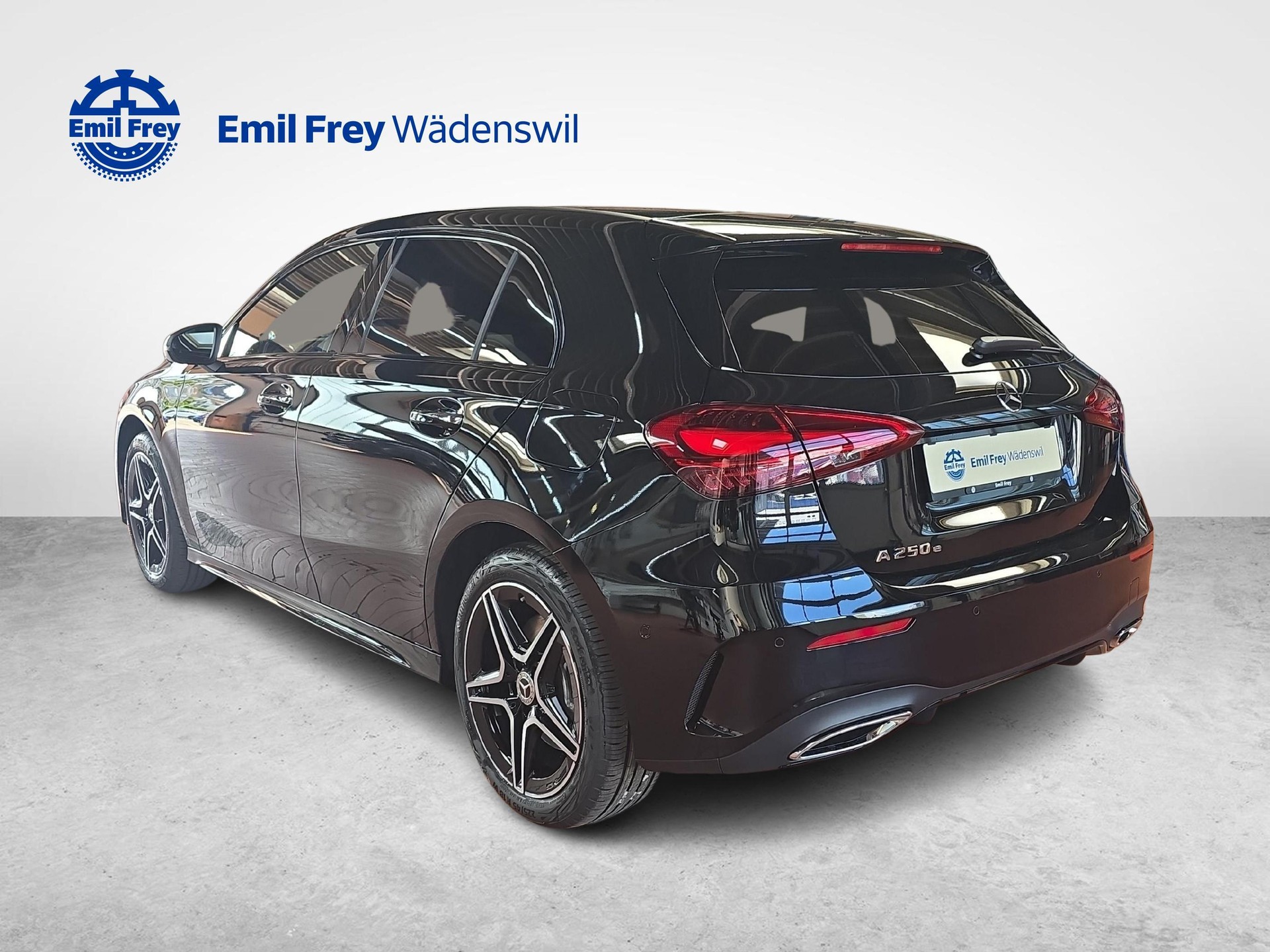MERCEDES-BENZ A 250 e EQ Star AMG Line-image-2