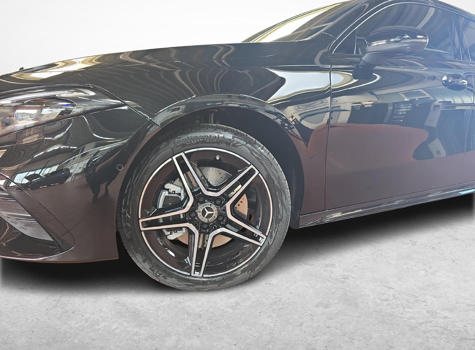MERCEDES-BENZ A 250 e EQ Star AMG Line-image-9
