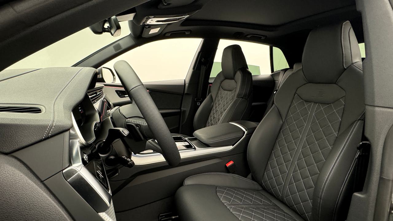 AUDI Q8 SUV TDI quattro 210 kW S line-image-4