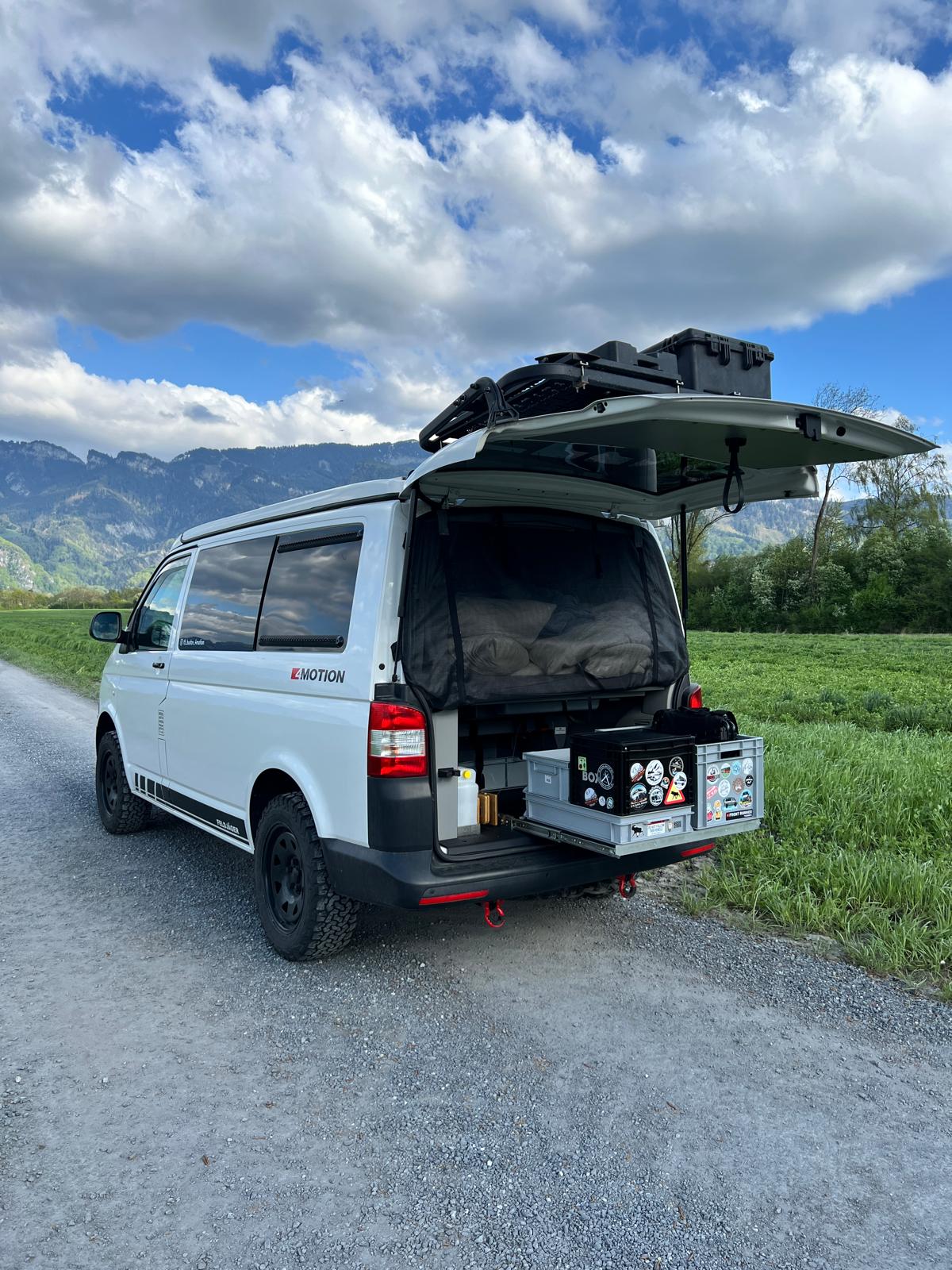 VW T5 2.0 Bi-Turbo 4Motion DSG-image-4