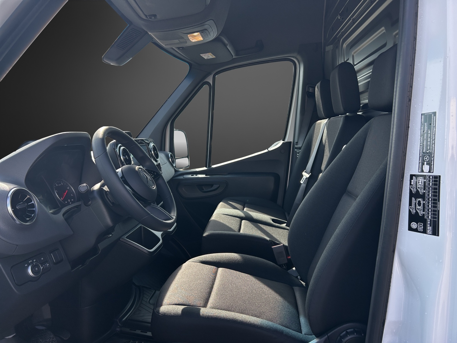 MERCEDES-BENZ Sprinter 315 CDI Standard 9G-TRONIC FWD-image-9