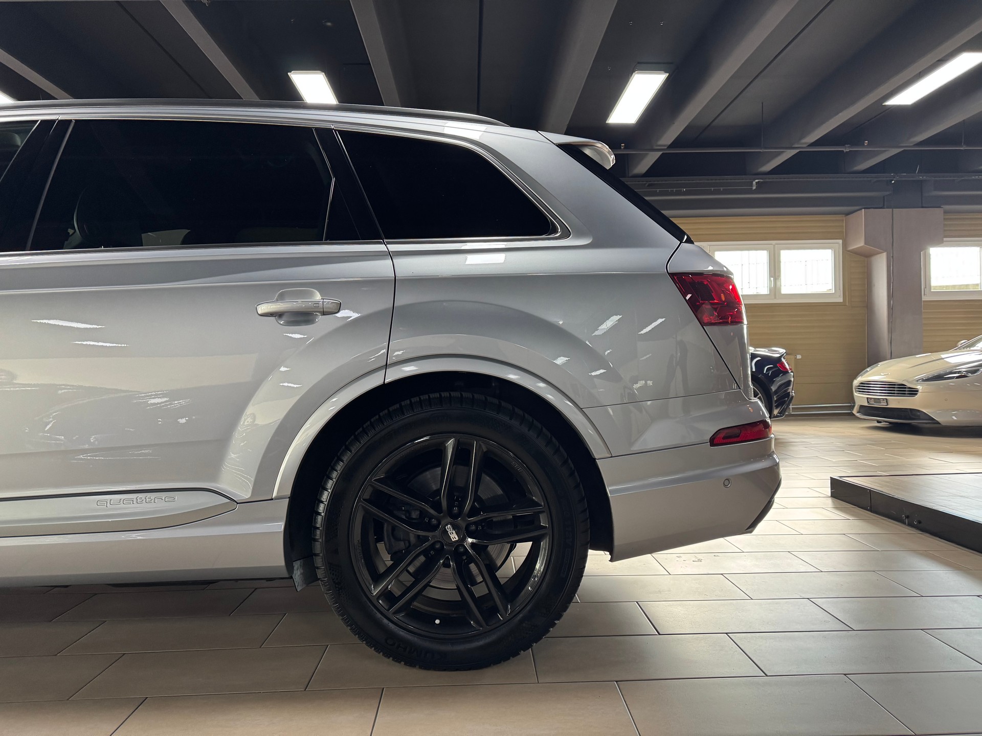 AUDI Q7 3.0 TDI quattro tiptronic-image-8