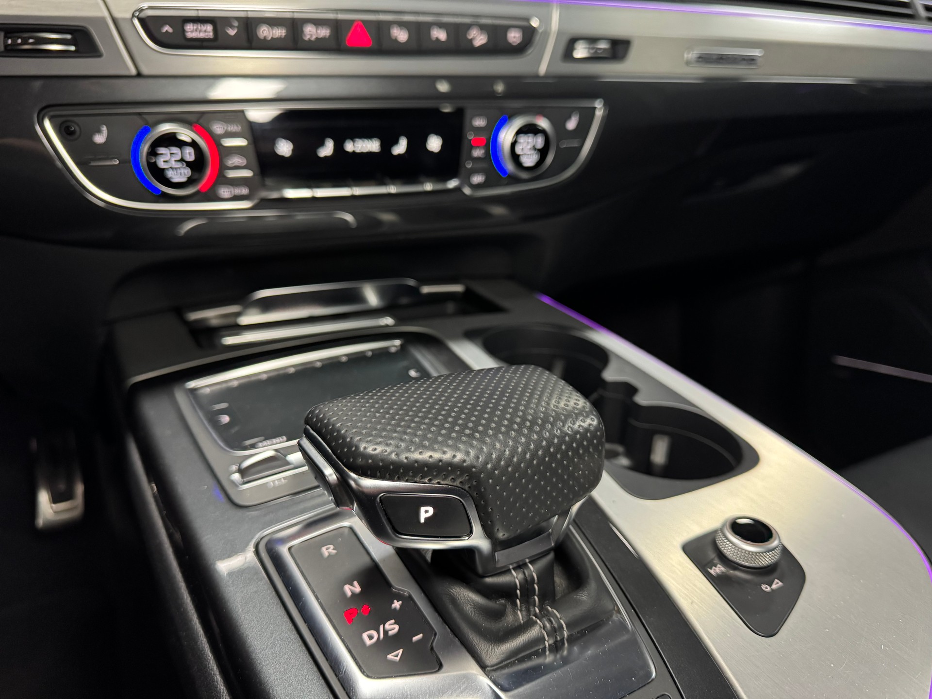 AUDI Q7 3.0 TDI quattro tiptronic-image-24