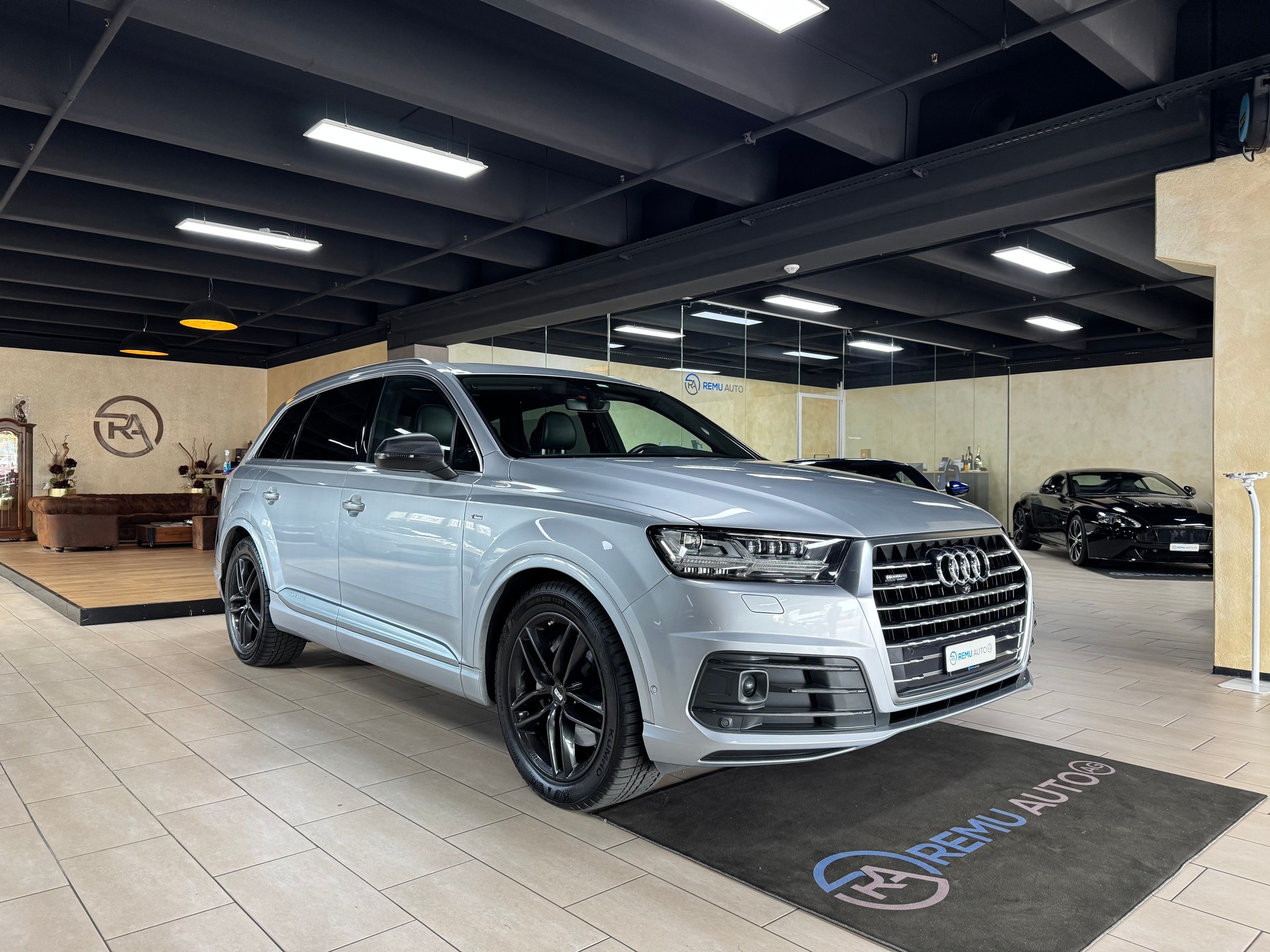 AUDI Q7 3.0 TDI quattro tiptronic-image-0
