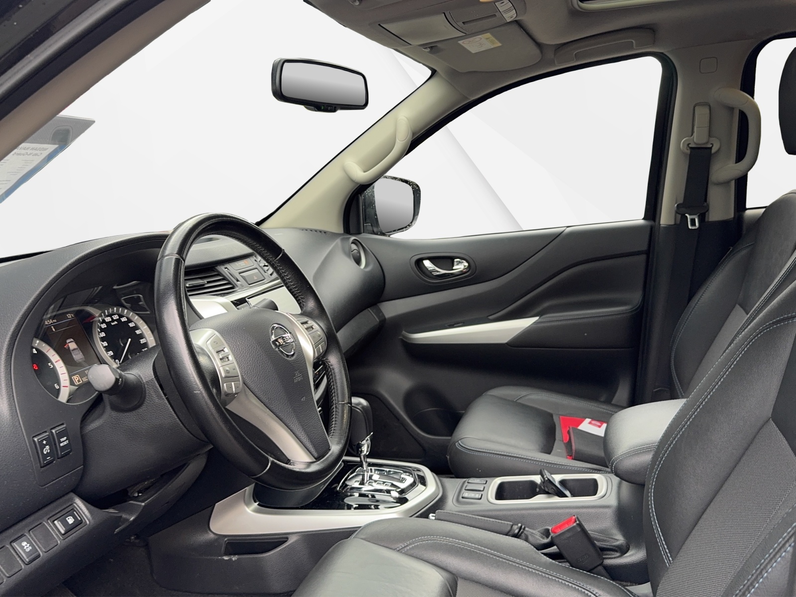 NISSAN Navara Double Cab N-Guard 2.3 dCi 4WD-image-5