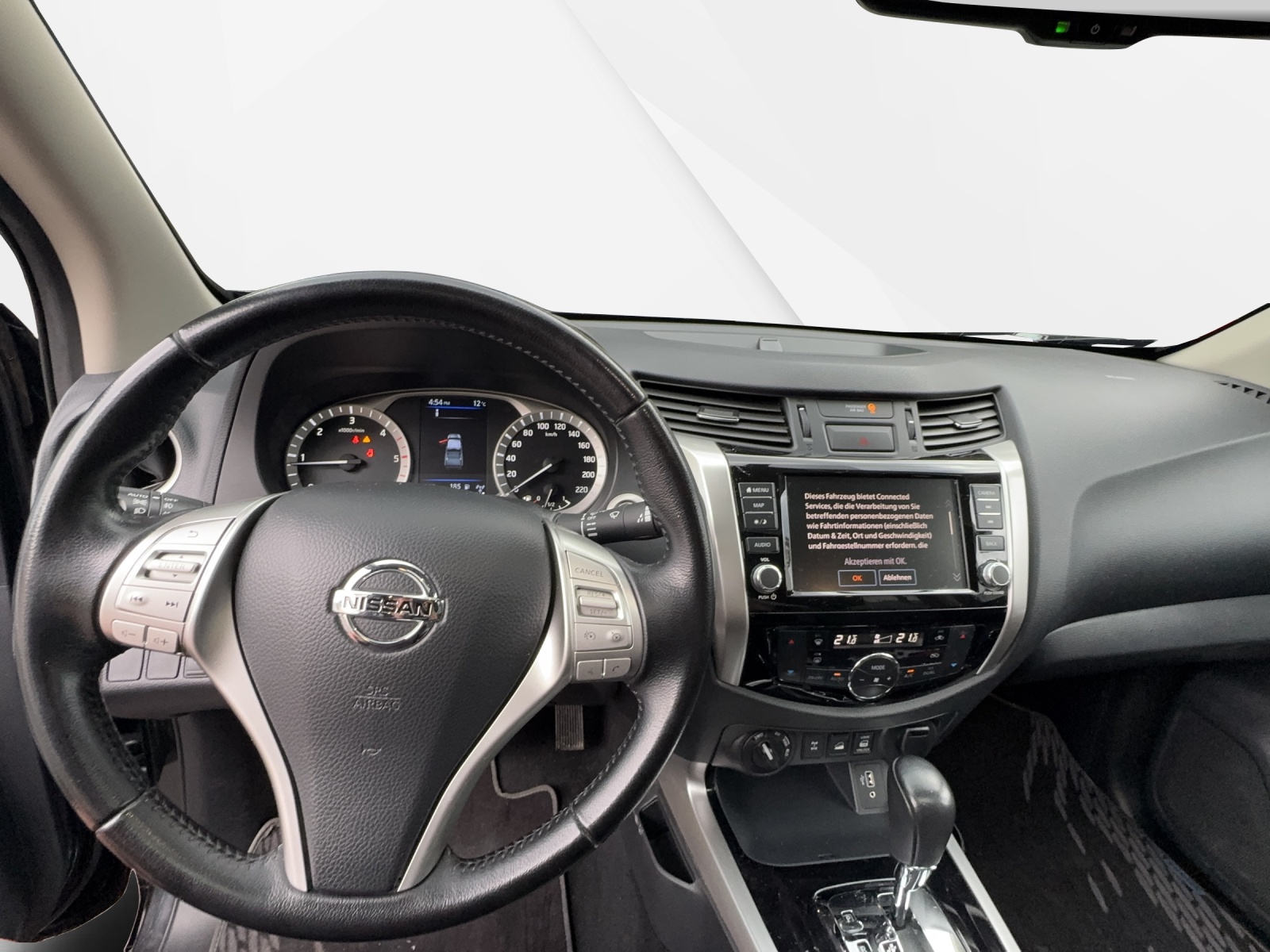 NISSAN Navara Double Cab N-Guard 2.3 dCi 4WD-image-6