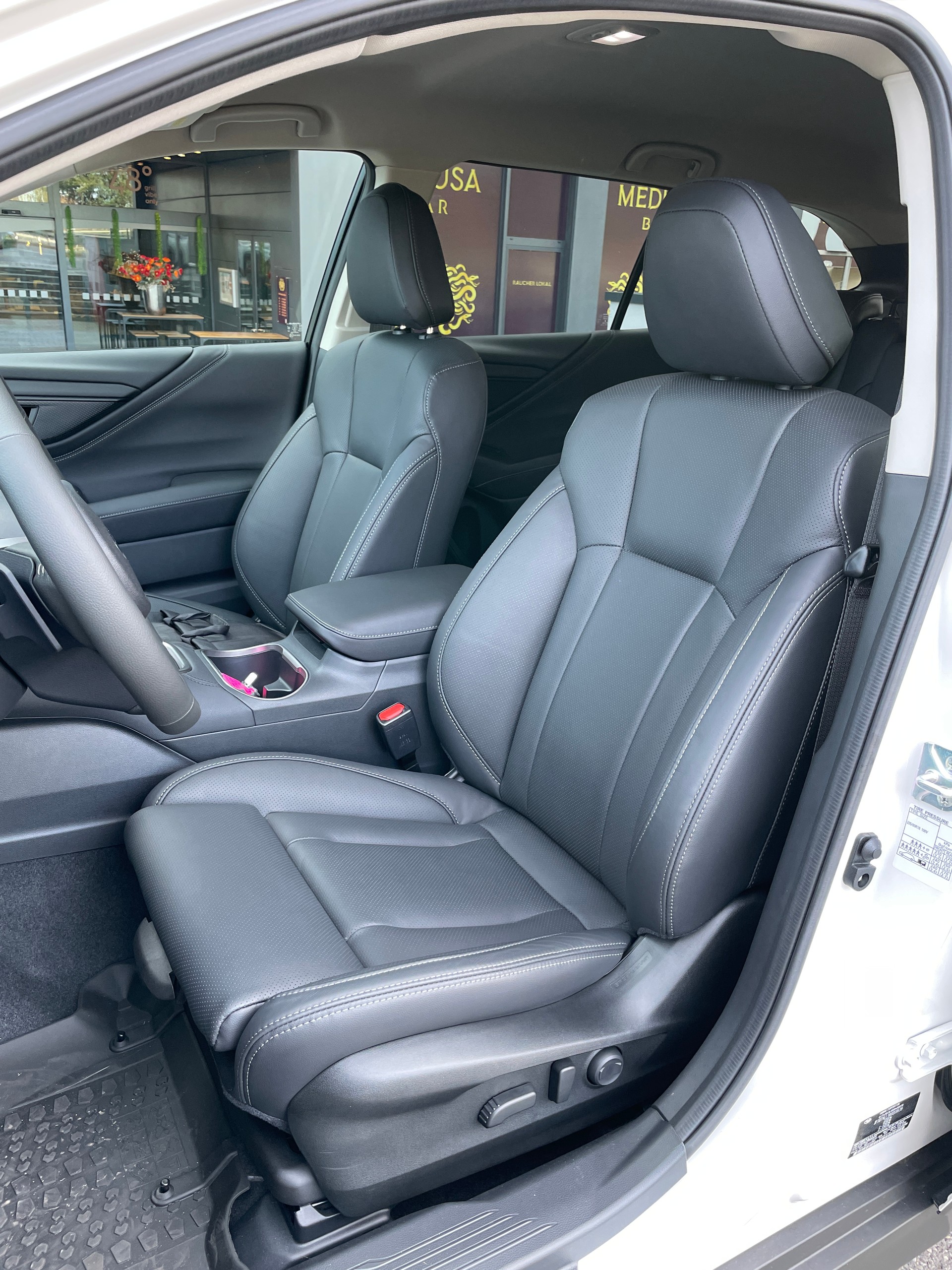 SUBARU Outback 2.5i Limited AWD-image-13