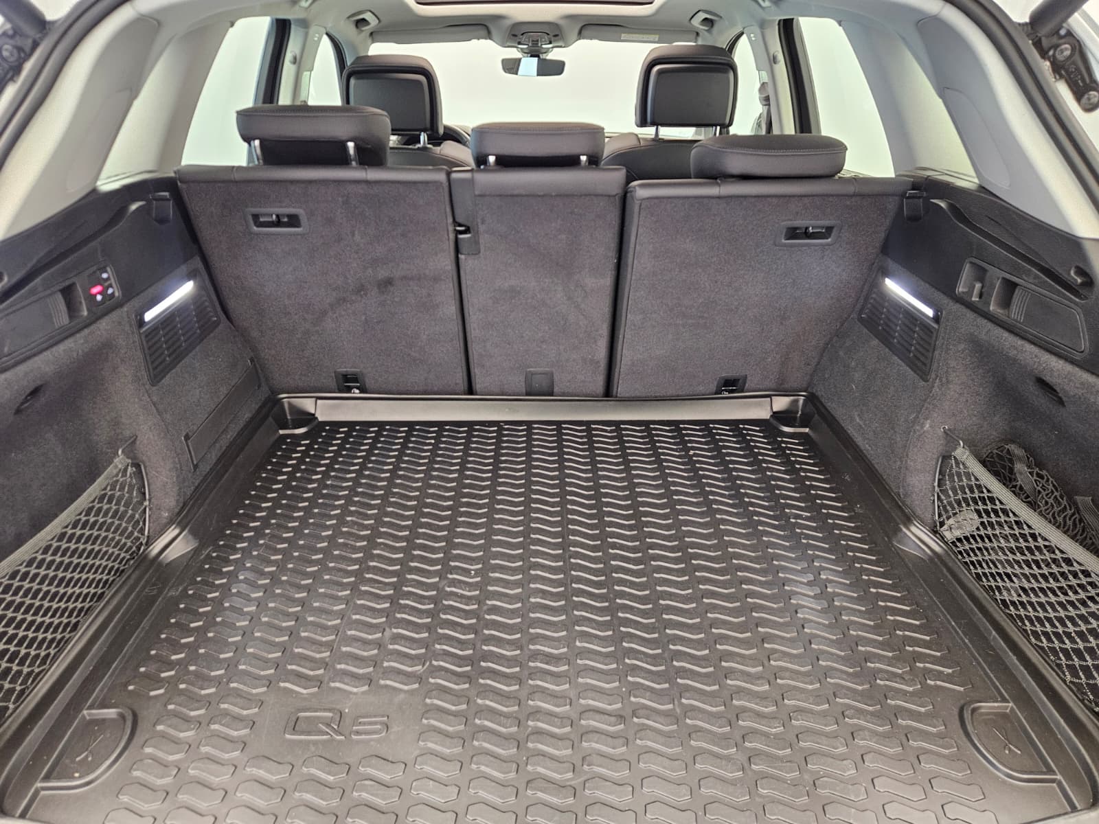 AUDI Q5 50 TFSI e PHEV S line quattro S-tronic-image-14