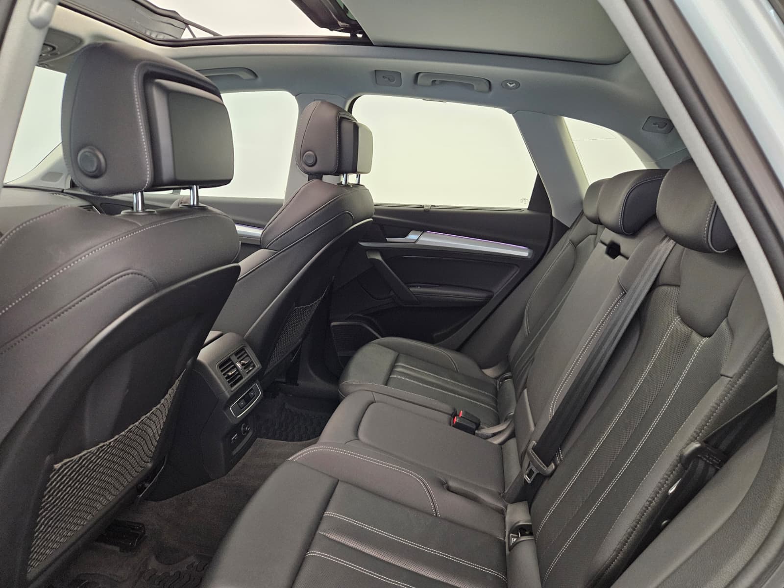 AUDI Q5 50 TFSI e PHEV S line quattro S-tronic-image-12
