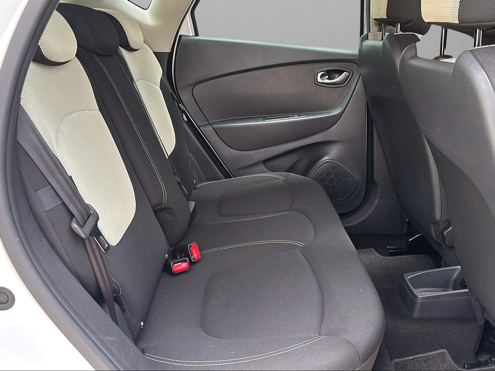 RENAULT Captur 0.9 12V Zen-image-8