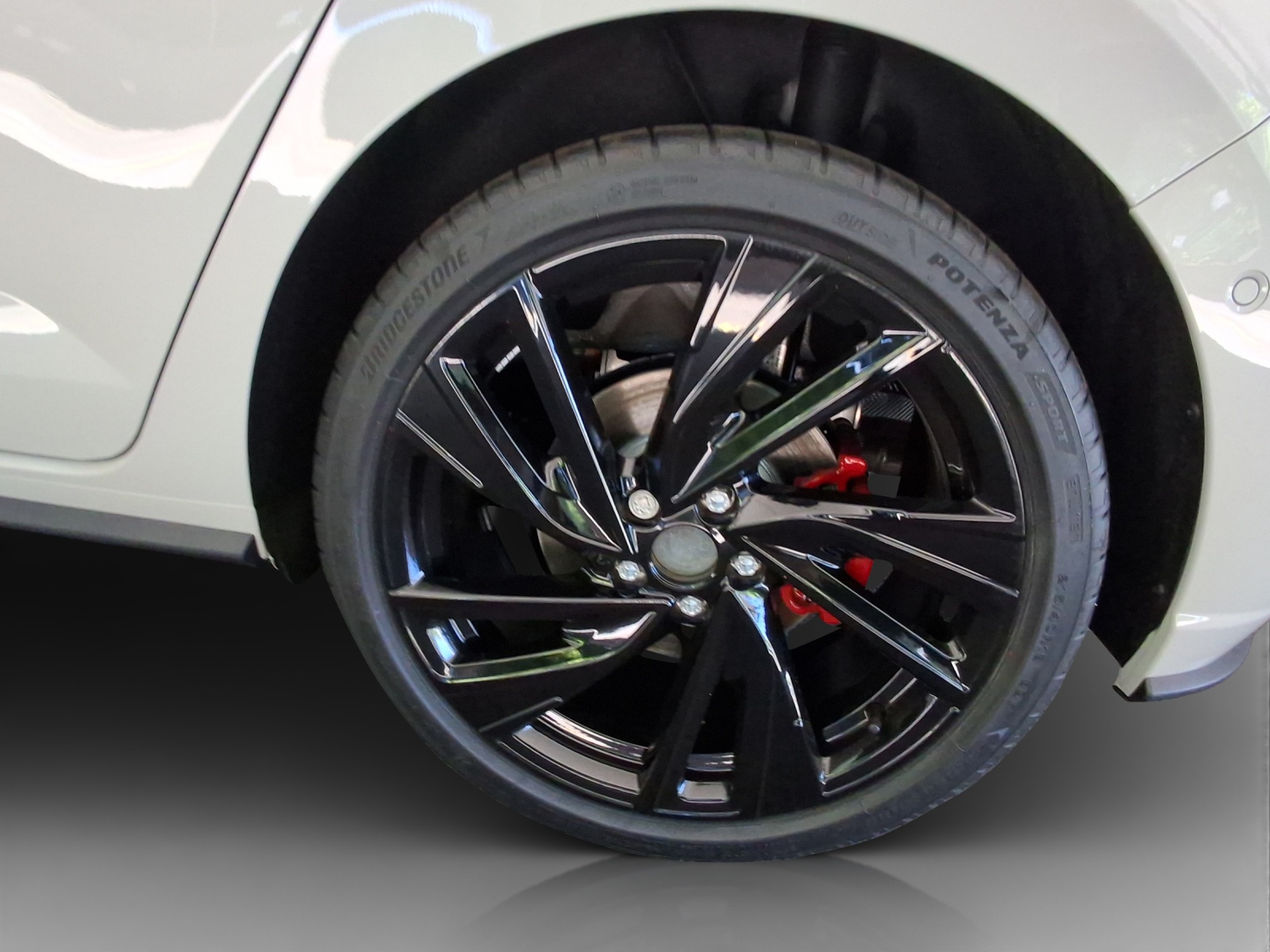 VW Polo 2.0 TSI GTI DSG-image-13