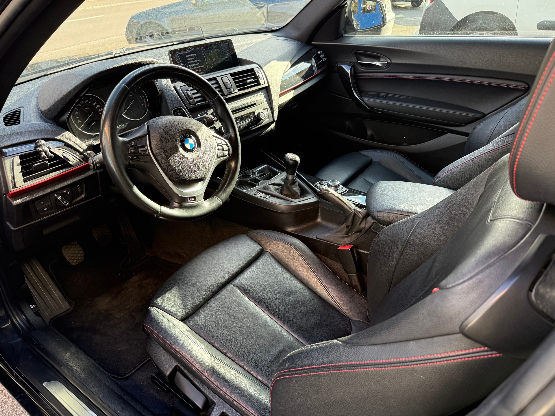 BMW 120d xDrive Sport Line-image-8