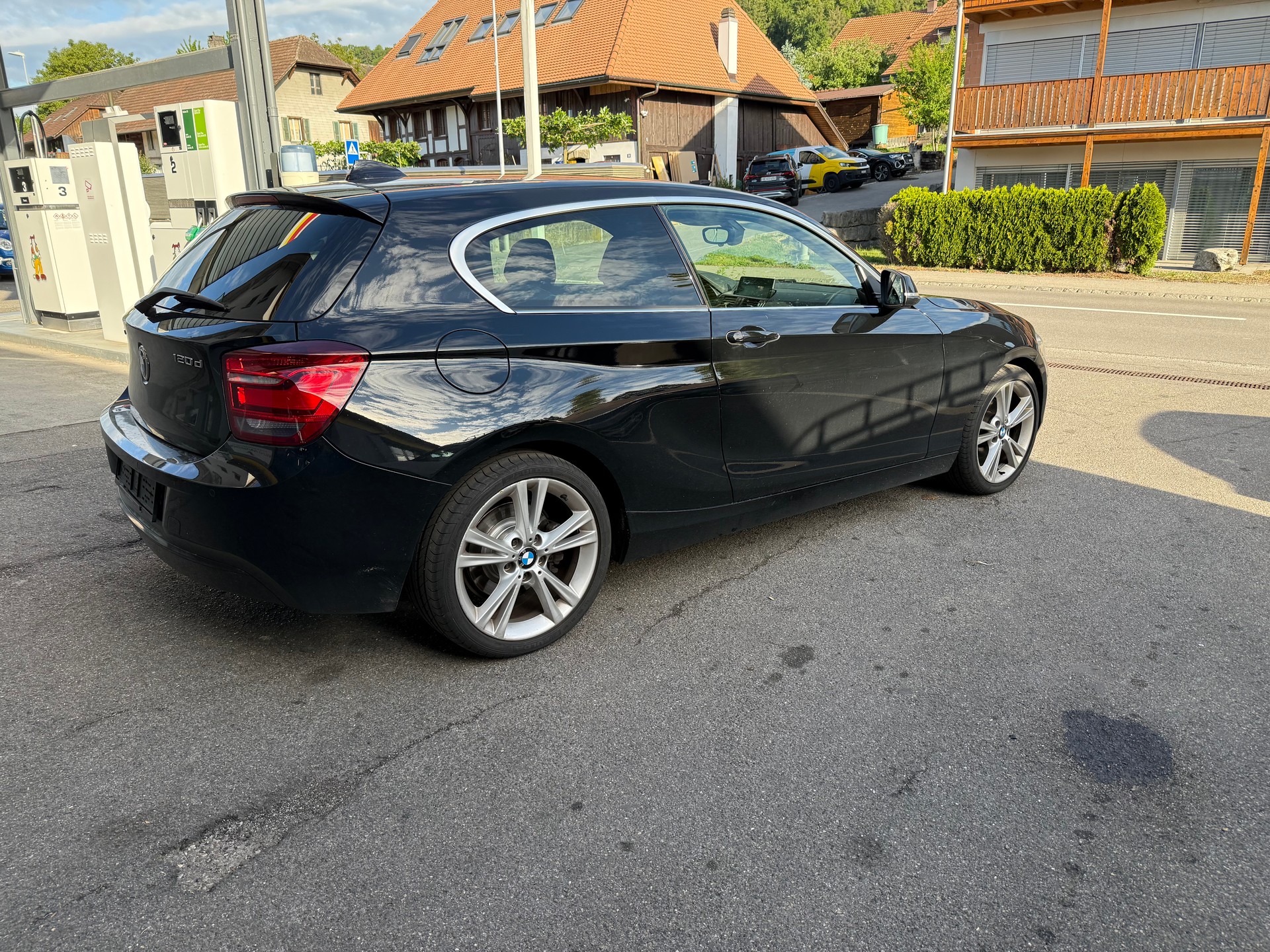 BMW 120d xDrive Sport Line-image-2