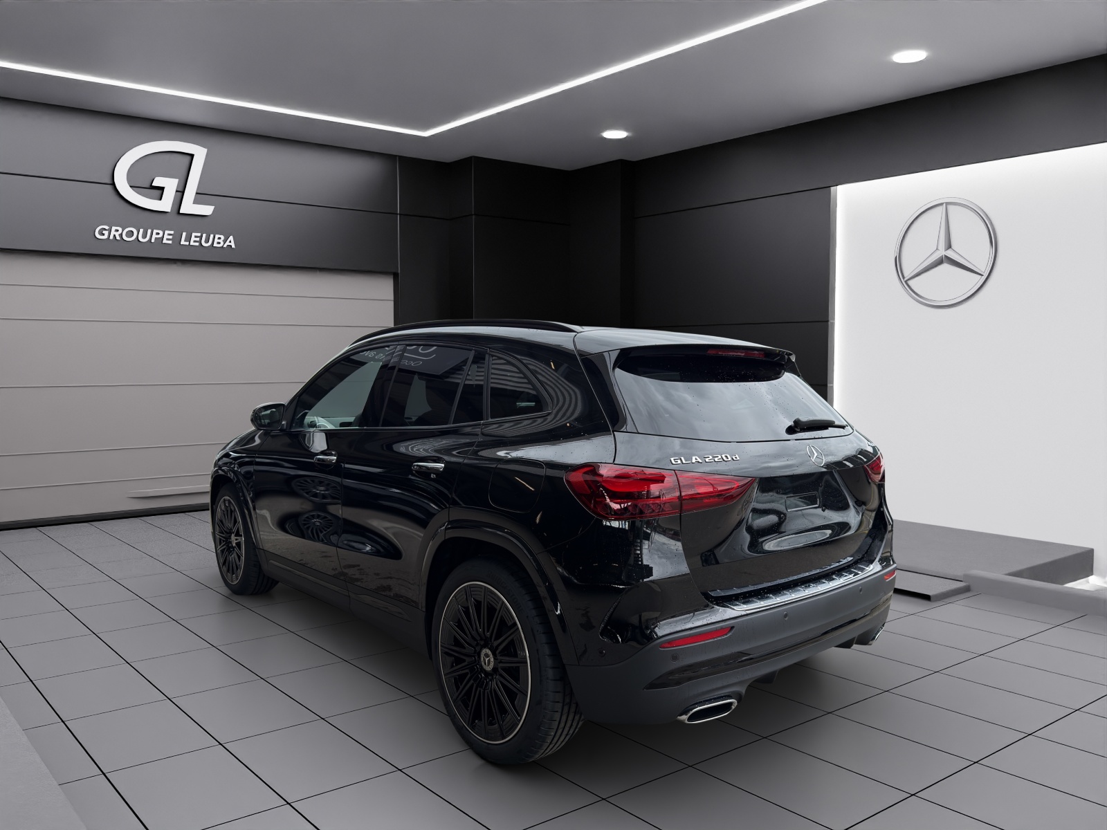 MERCEDES-BENZ GLA 220 4Matic 8G-DCT-image-4