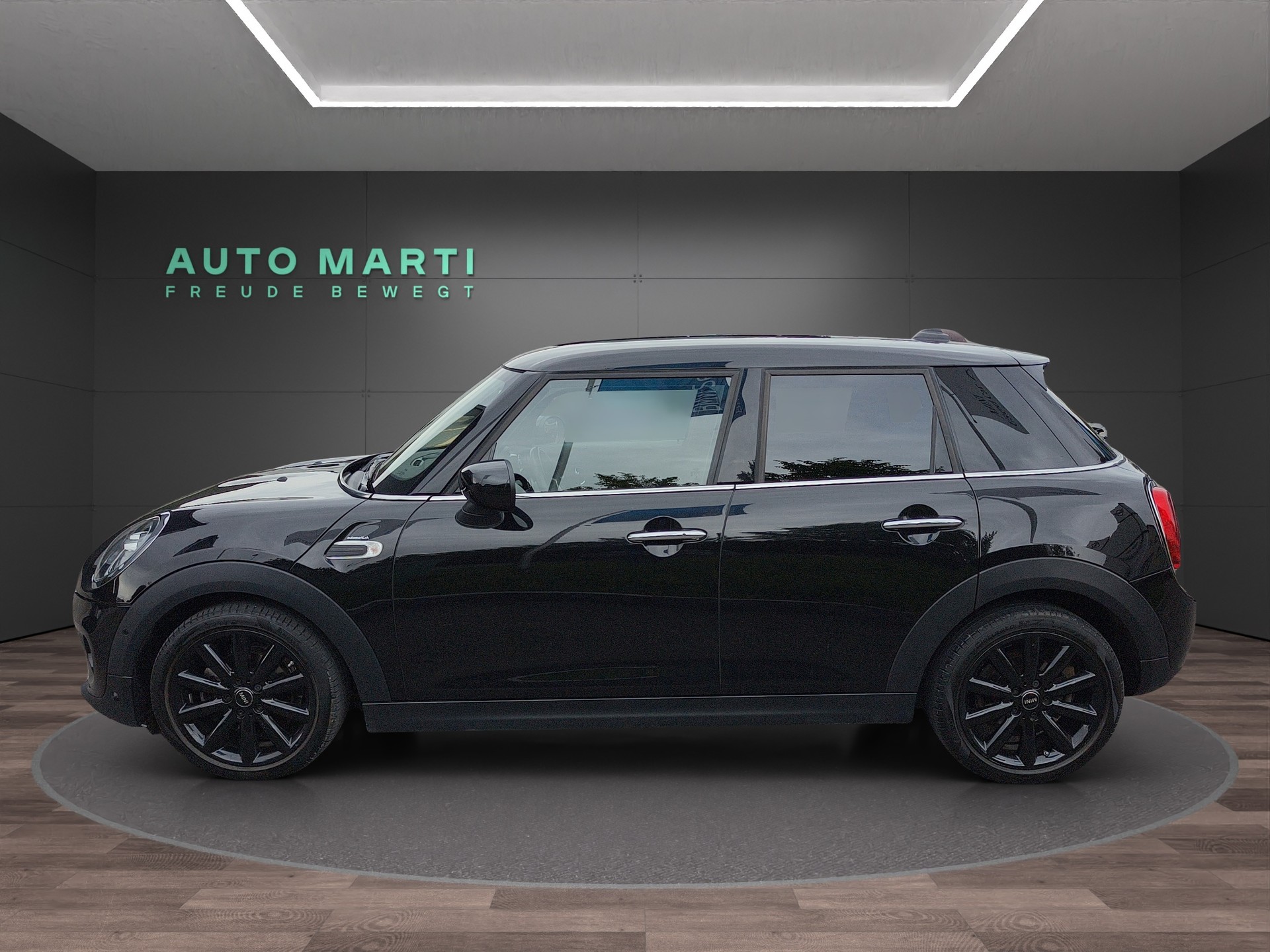 MINI F55 1.5i Cooper-showroom-element-1