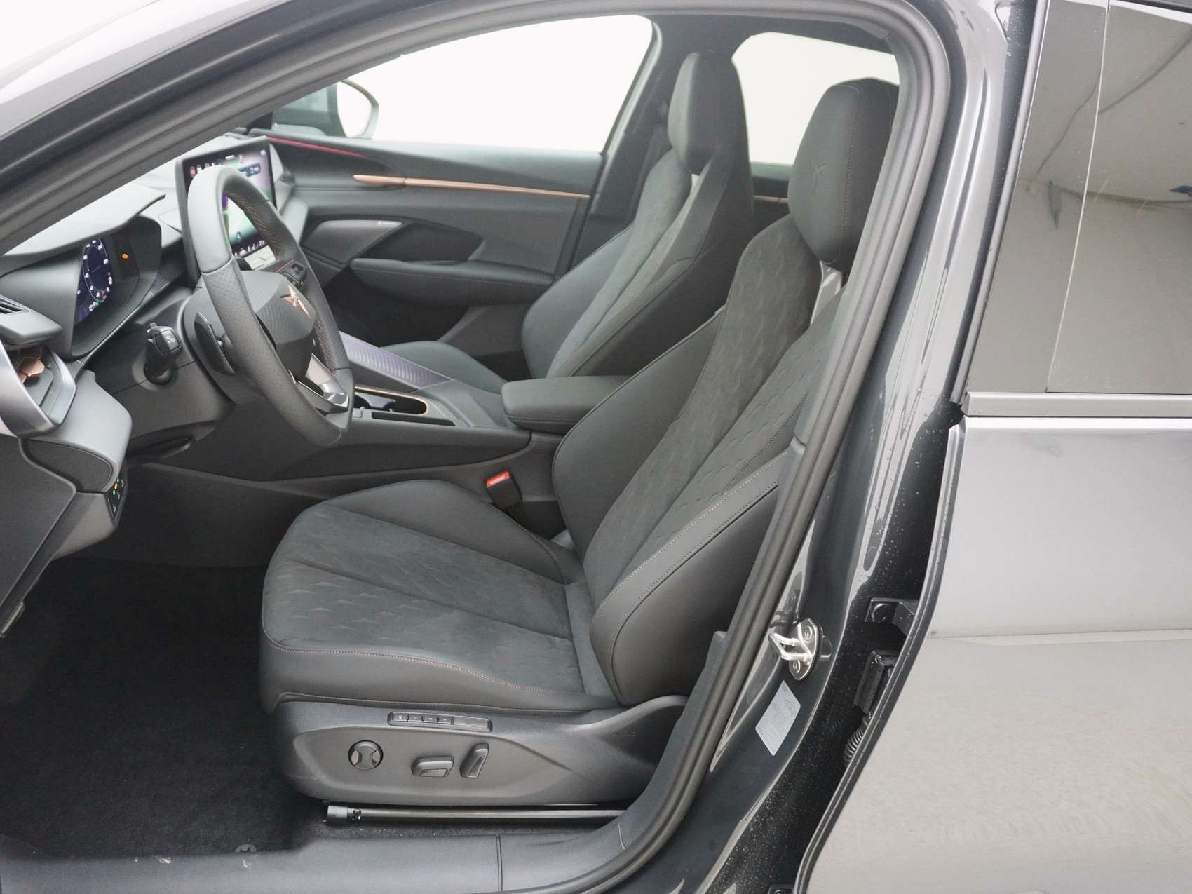 CUPRA Terramar 1.5 eTSI DSG-image-12