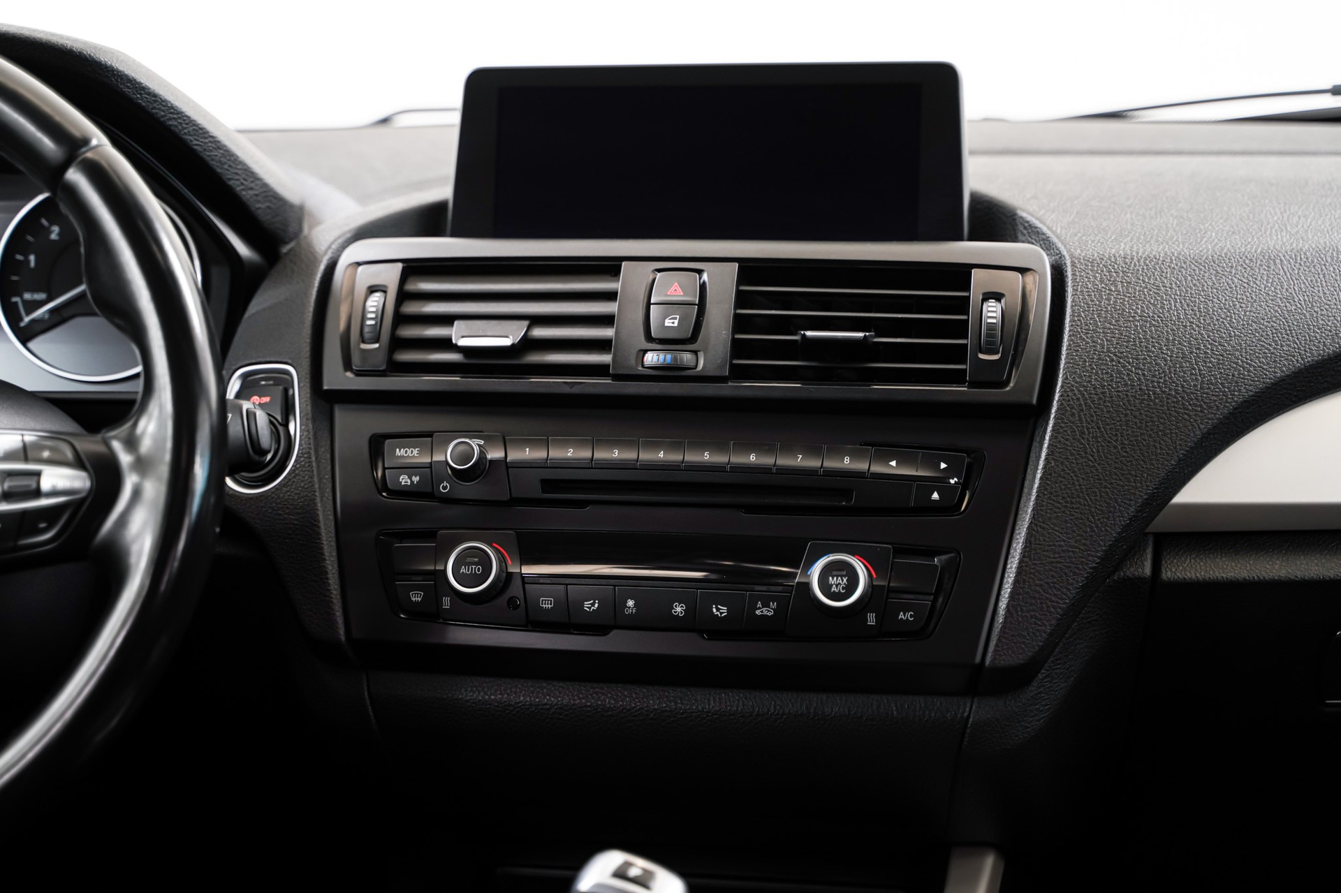 BMW 116i Urban Line Steptronic-image-19