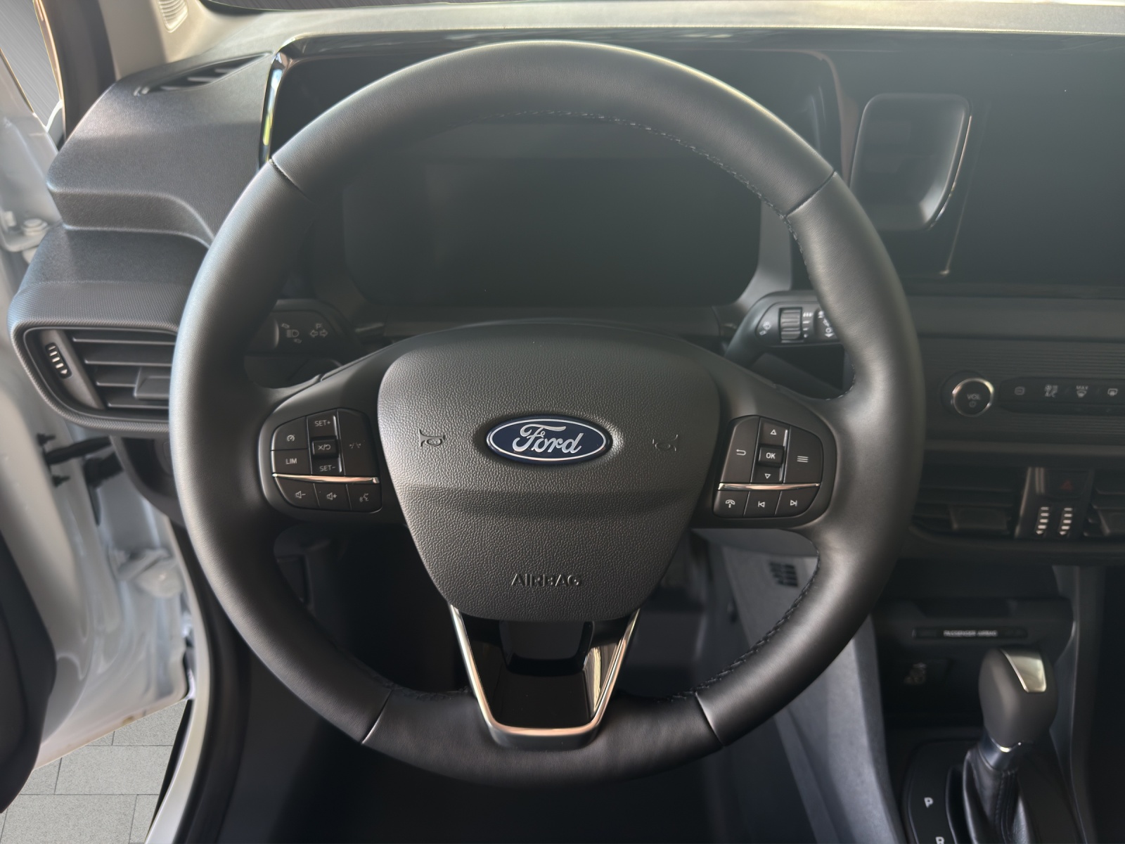 FORD Transit Courier Van 1.0 EcoBoost Trend-image-9