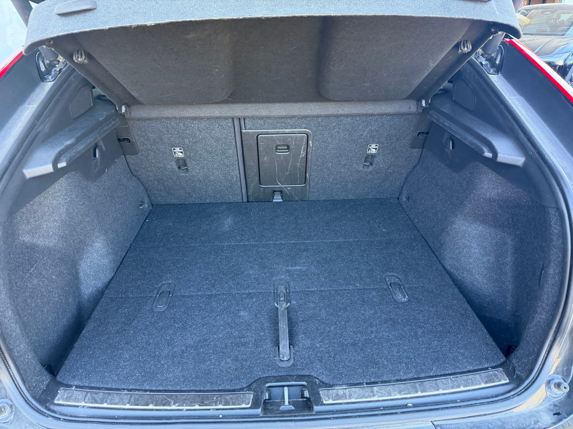 VOLVO C40 Recharge P8 Twin AWD Pure Electric Ultimate-image-19