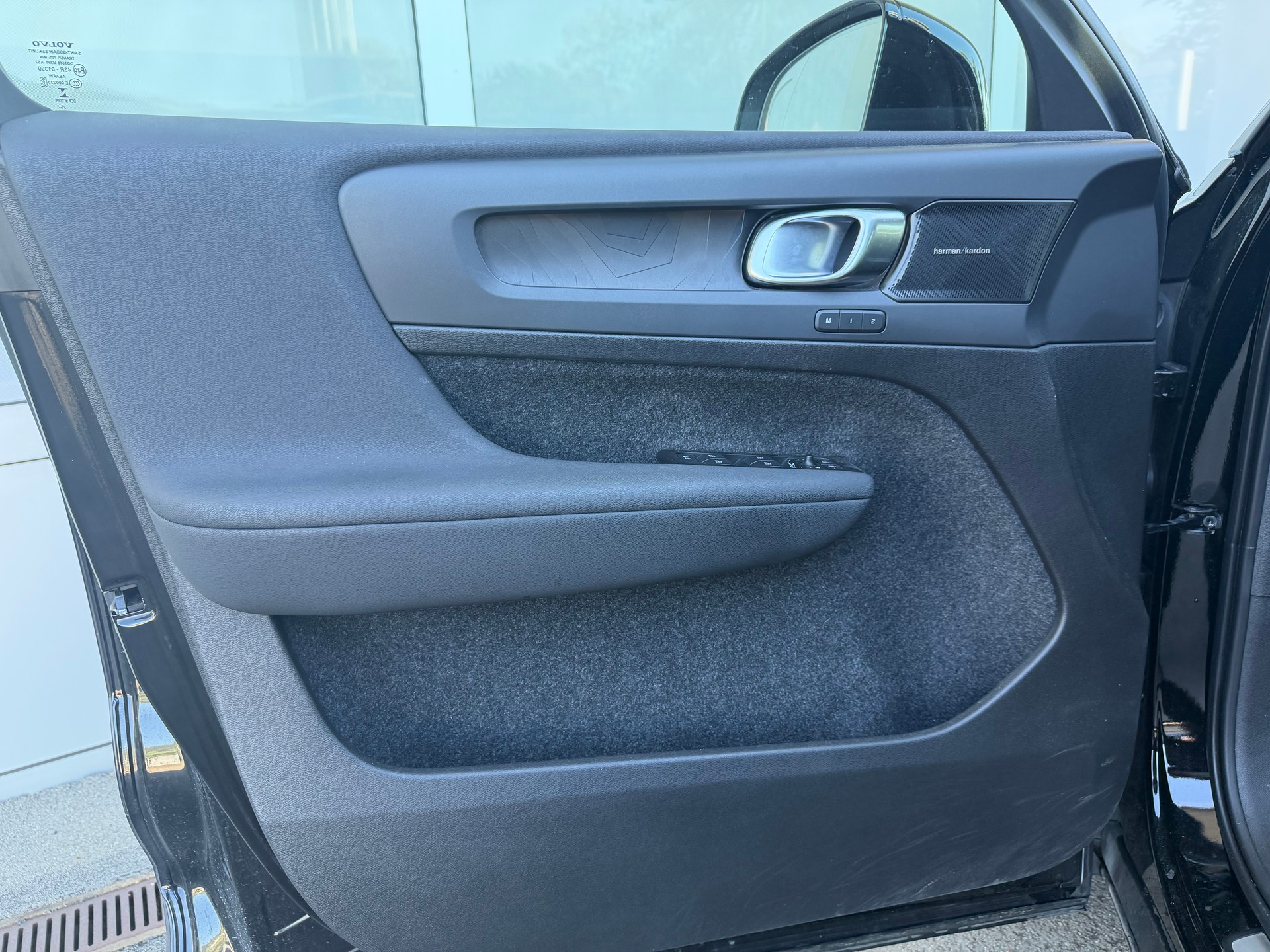 VOLVO C40 Recharge P8 Twin AWD Pure Electric Ultimate-image-9