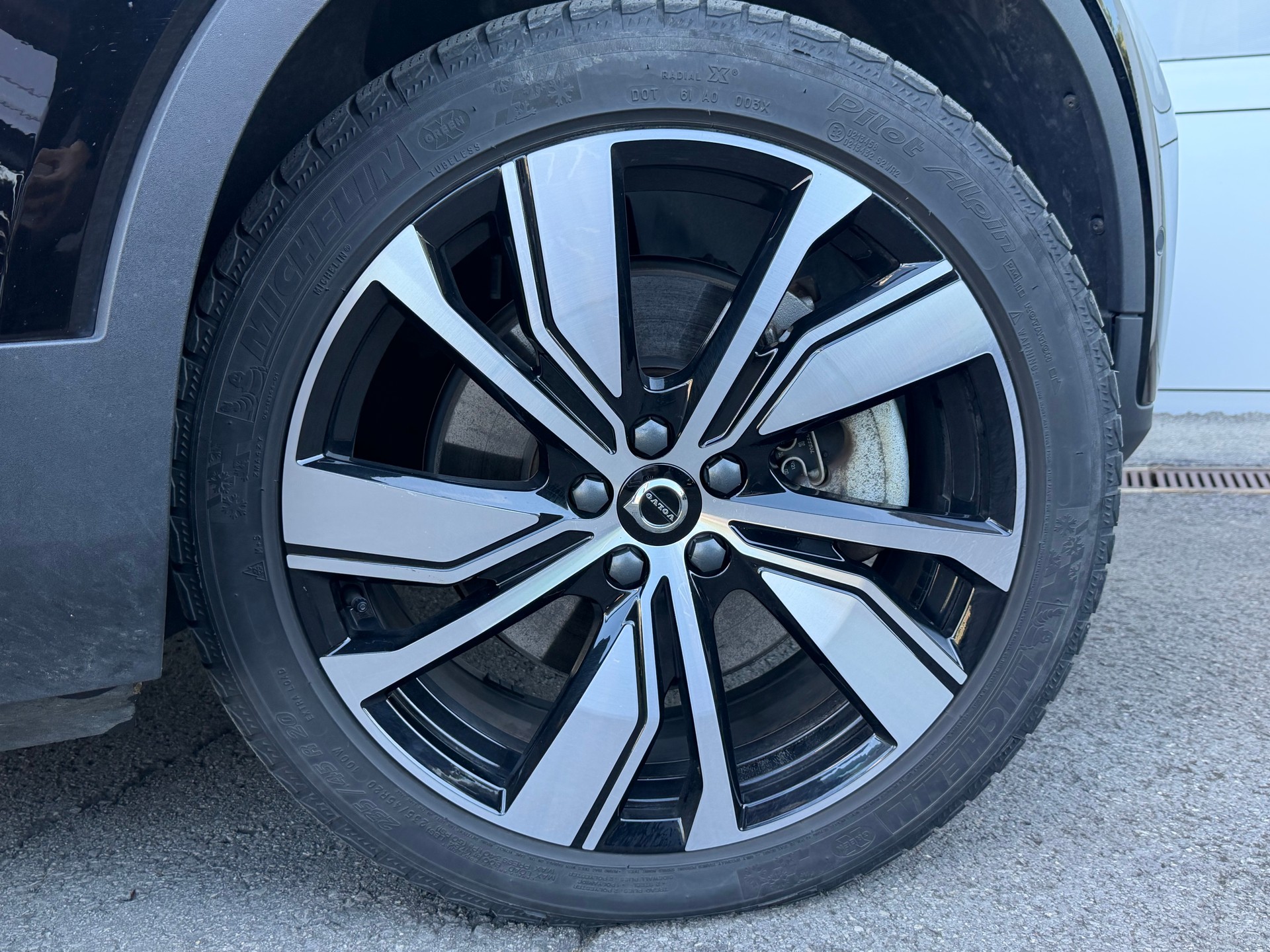 VOLVO C40 Recharge P8 Twin AWD Pure Electric Ultimate-image-8