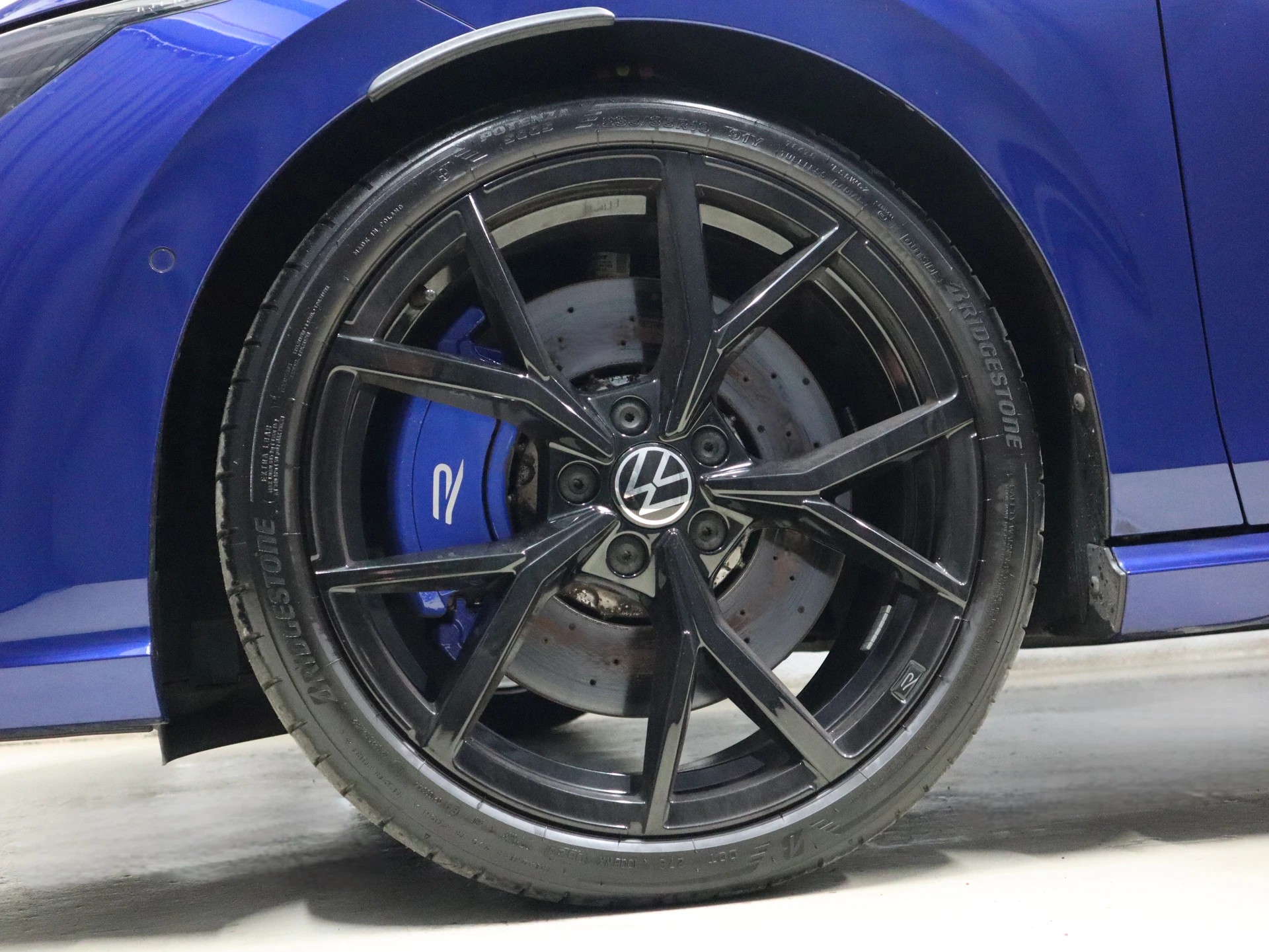 VW Golf R 2.0 TSI 4Motion DSG - Black Style - Panorama - Leder - Harman/Kardon - Kamera - 320 PS-image-6