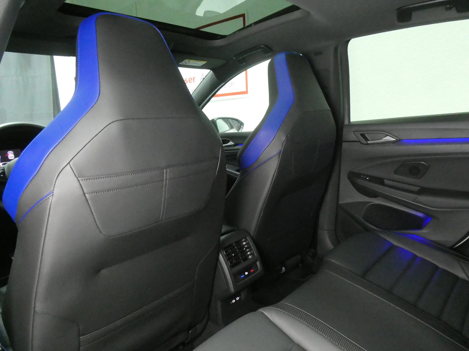 VW Golf R 2.0 TSI 4Motion DSG - Black Style - Panorama - Leder - Harman/Kardon - Kamera - 320 PS-image-9