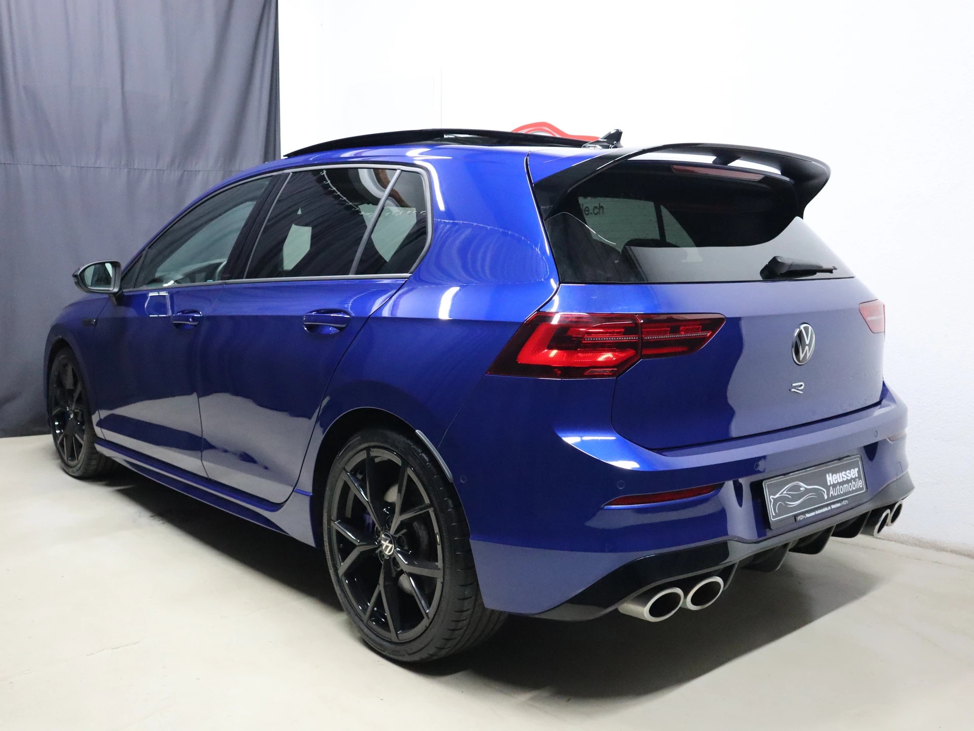 VW Golf R 2.0 TSI 4Motion DSG - Black Style - Panorama - Leder - Harman/Kardon - Kamera - 320 PS-showroom-element-3