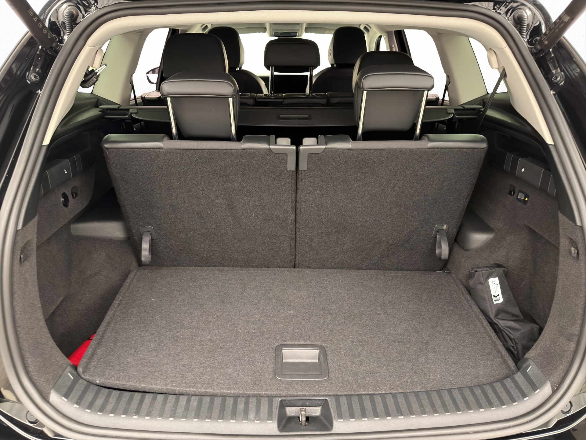 VW Tayron 2.0 TSI Elegance DSG 4motion-image-12