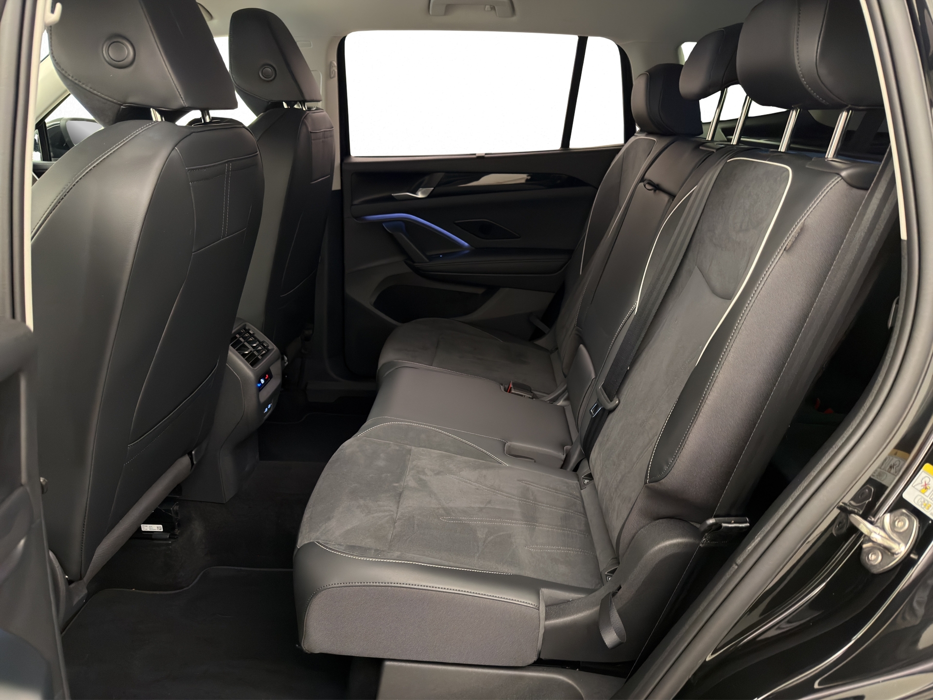 VW Tayron 2.0 TSI Elegance DSG 4motion-image-11