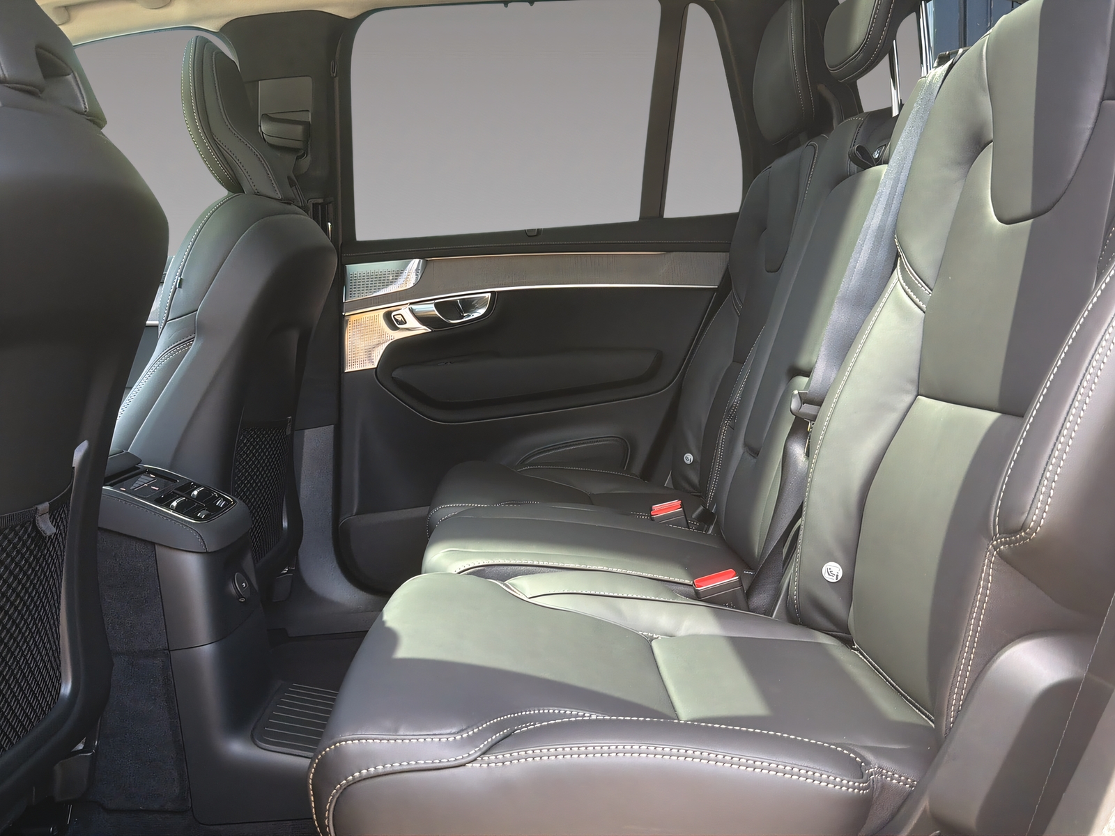 VOLVO XC90 2.0 T8 TE XCLUSIVE Edition Bright eAWD-image-18
