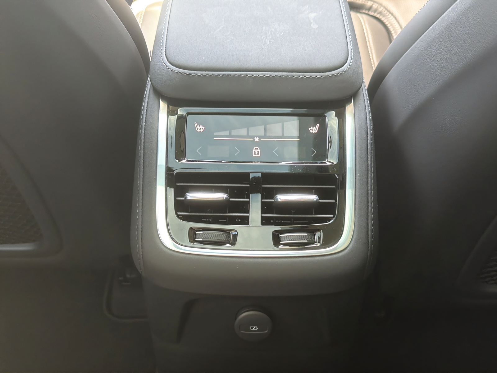 VOLVO XC90 2.0 T8 TE XCLUSIVE Edition Bright eAWD-image-19