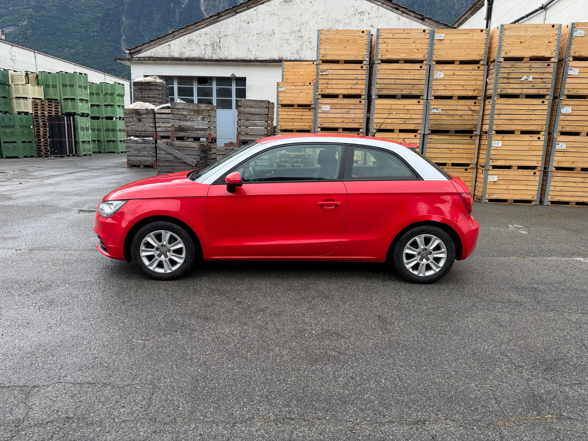 AUDI A1 1.4 TFSI Ambition-image-1