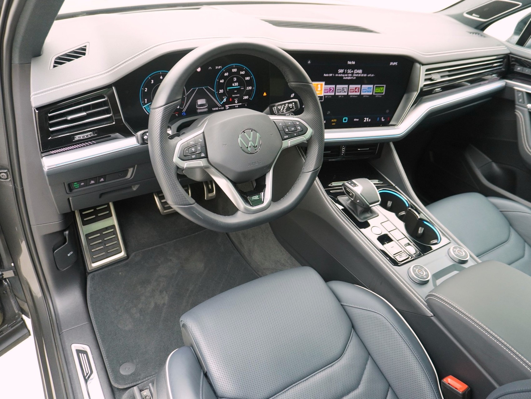VW Touareg 3.0 V6 TSI R-Line Black Style 4Motion **Vollausstattung**-image-9