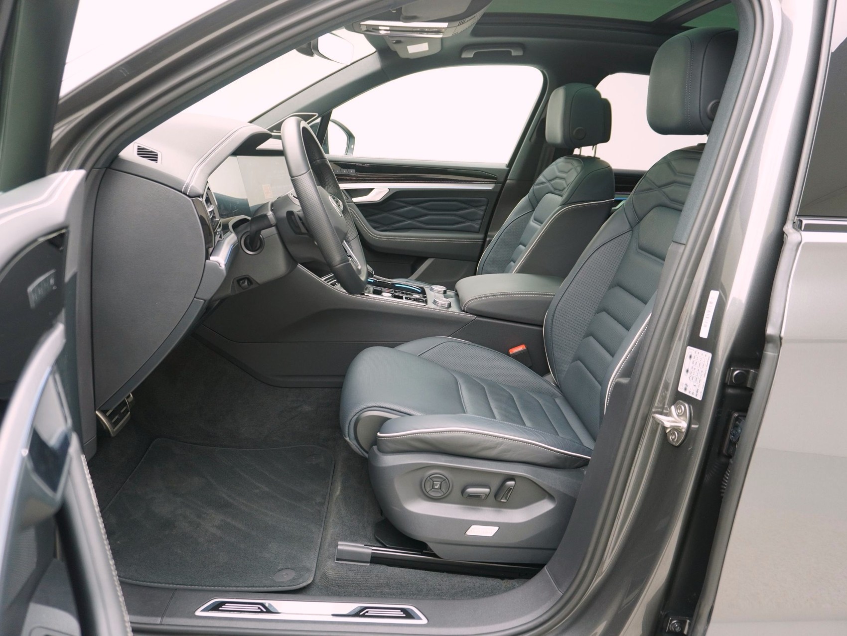 VW Touareg 3.0 V6 TSI R-Line Black Style 4Motion **Vollausstattung**-image-8