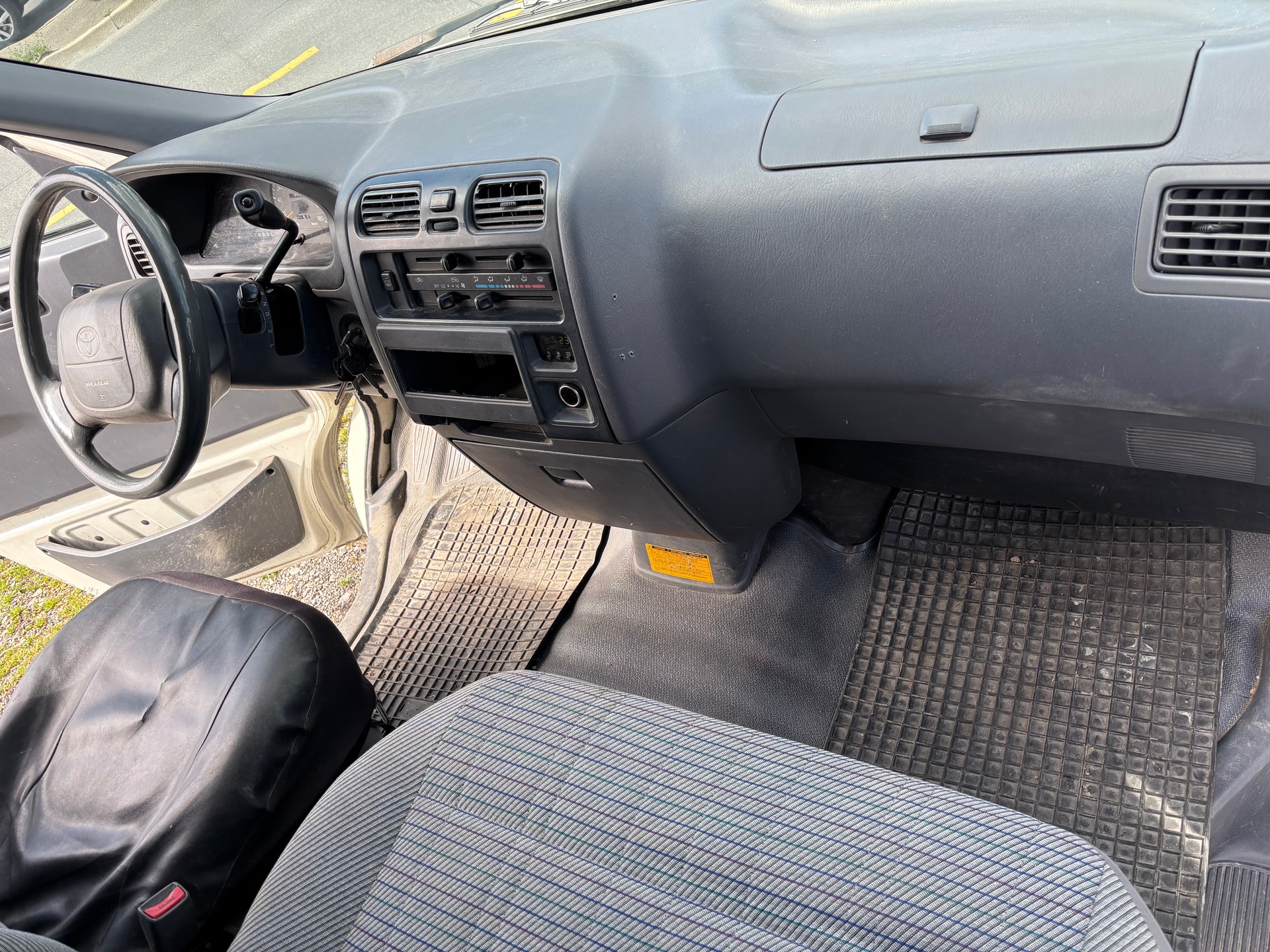 TOYOTA Hiace 2.4 Kombi RCH12-image-10