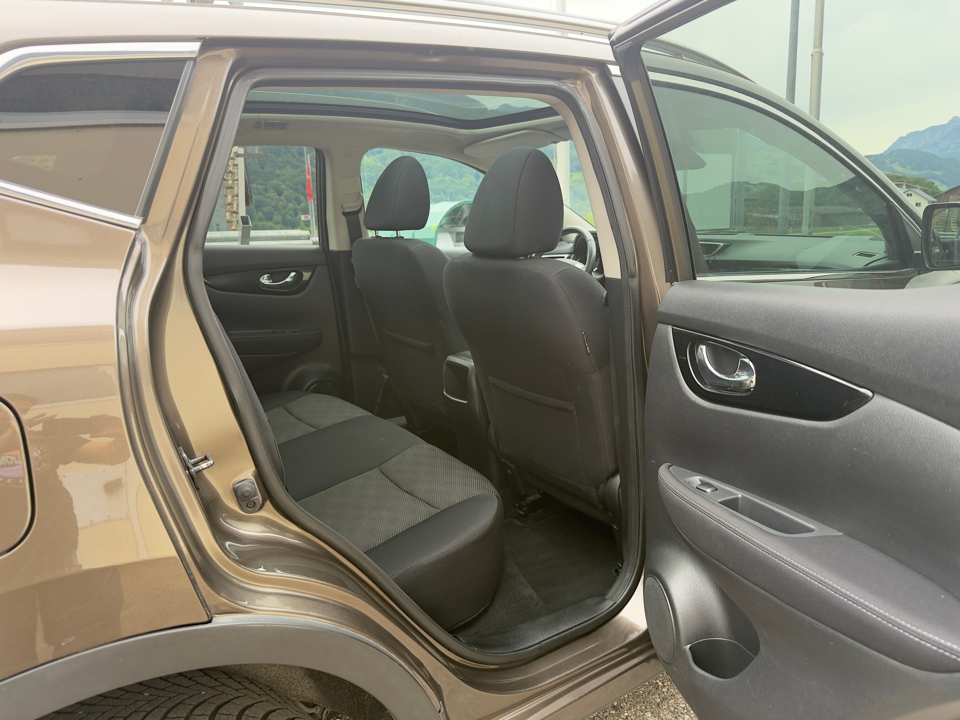 NISSAN Qashqai 1.6 dCi 360° ALL-MODE 4x4-image-11