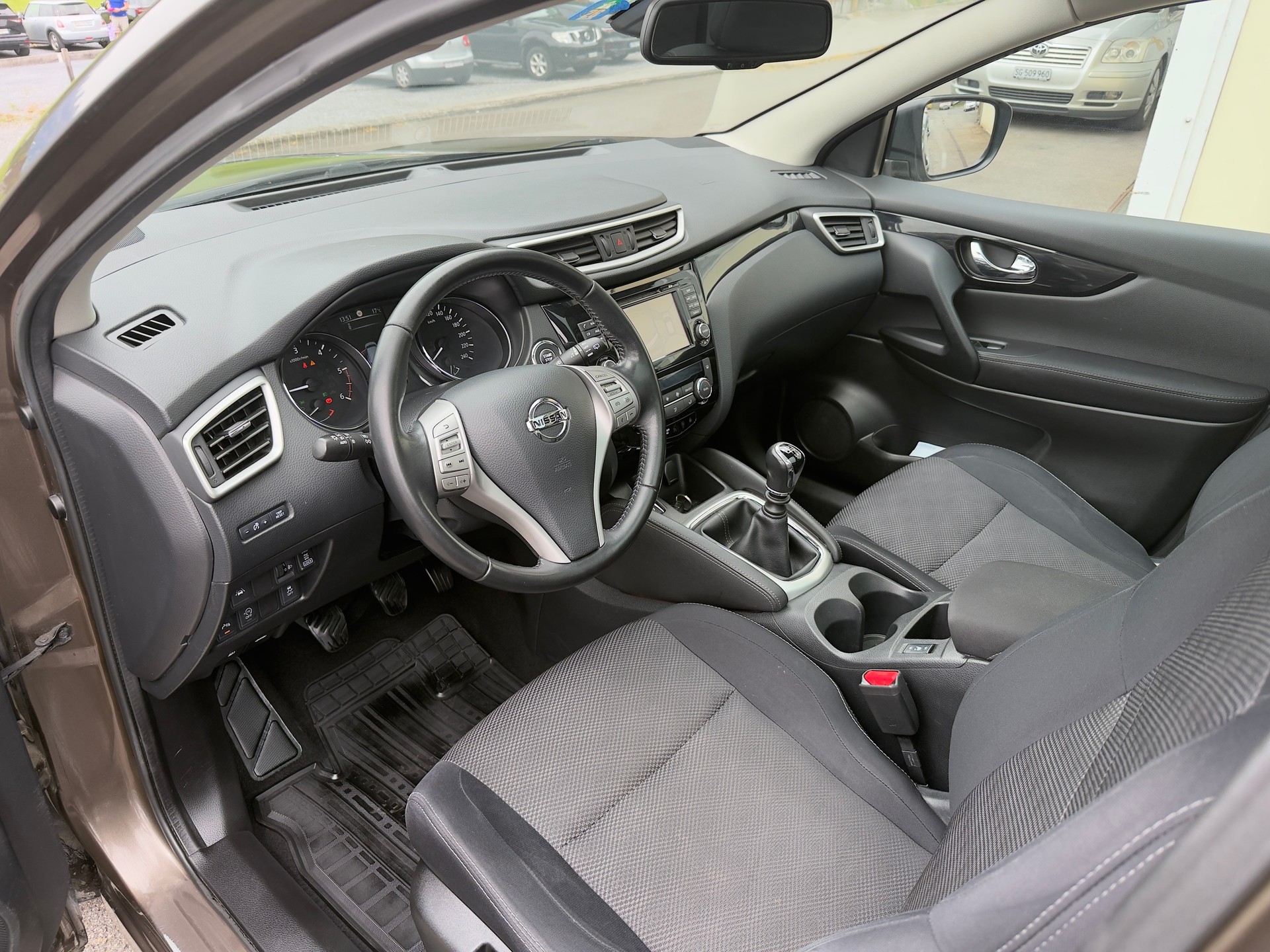 NISSAN Qashqai 1.6 dCi 360° ALL-MODE 4x4-image-6