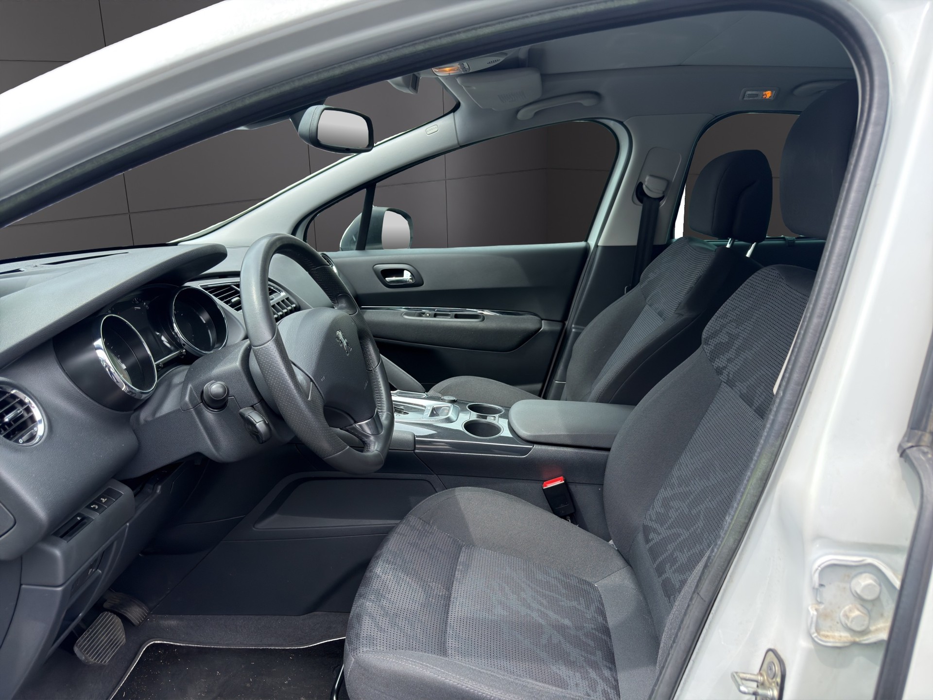 PEUGEOT 3008 1.6 16V T Online Tiptronic-image-11